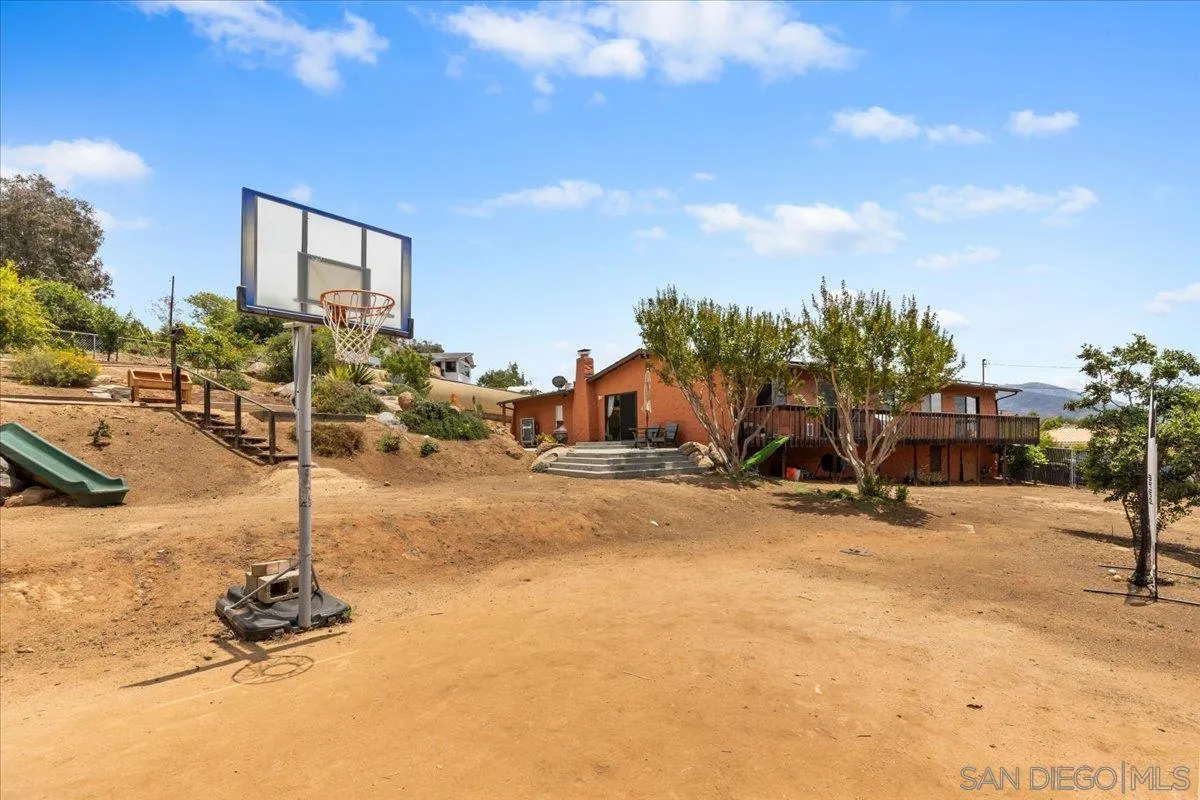 https://cdn.realtyfeed.com/cdn/127/260012832/e515c1b22401fbcdfa25ac87e9d537fa.webp