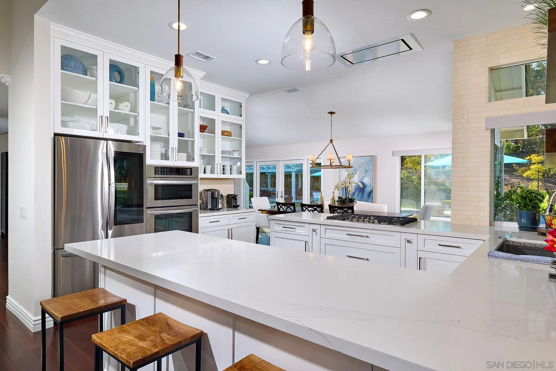 https://cdn.realtyfeed.com/cdn/127/260012833/8b26abc2428b36ed574bdce0419cc40f.webp
