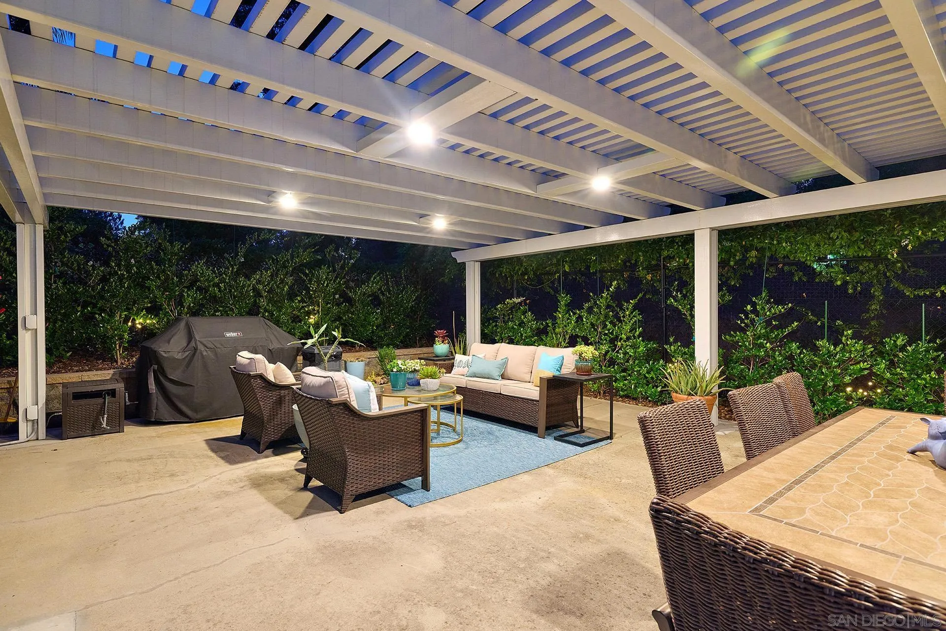 https://cdn.realtyfeed.com/cdn/127/260012833/8b76e55adceb12f8c56dbe0a462f62b8.webp