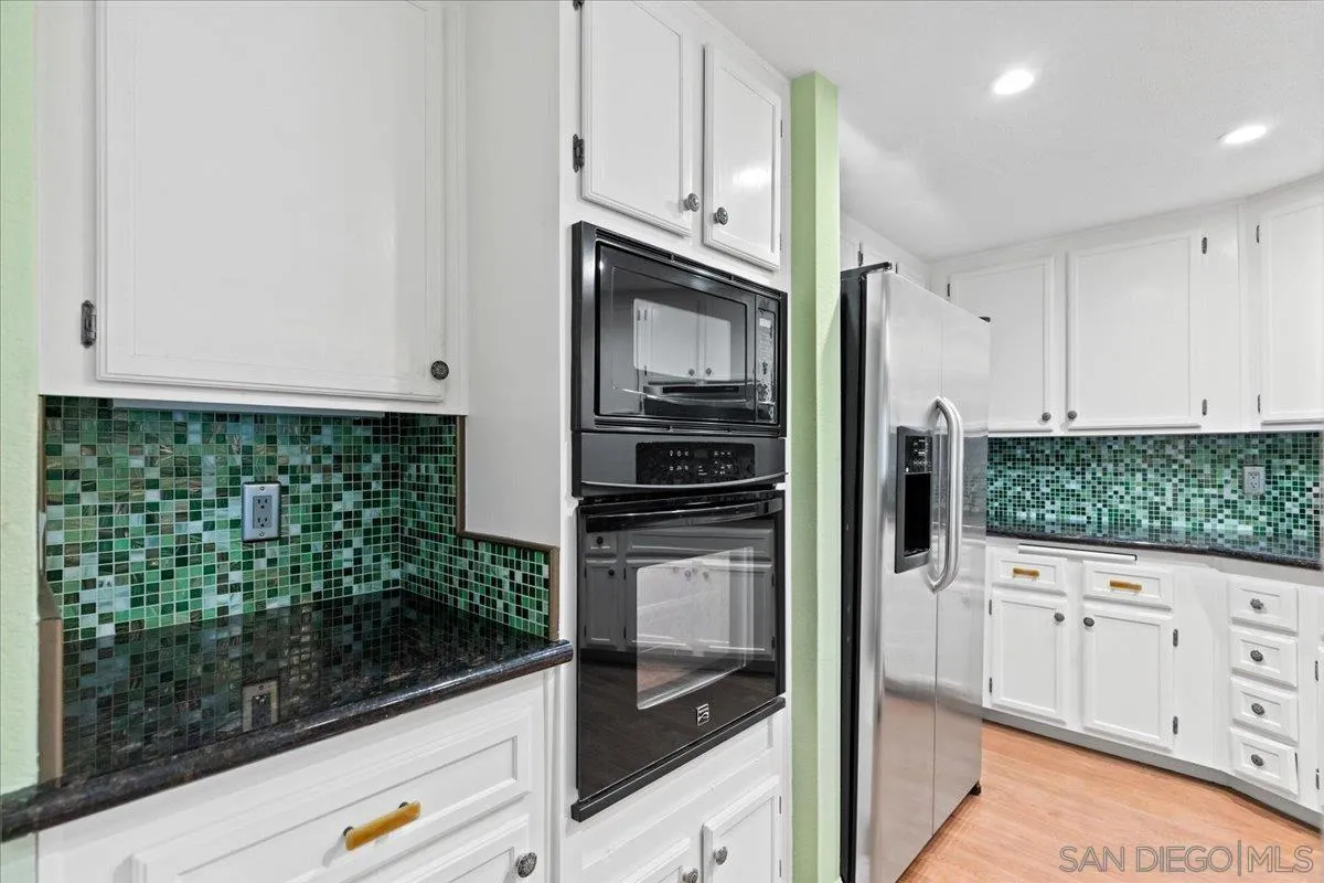 Photo #17: 260012839 Listing: Photo #17