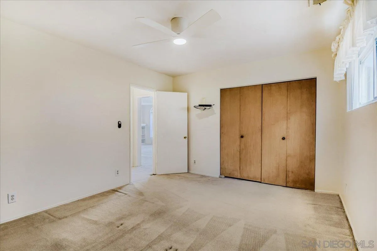 https://cdn.realtyfeed.com/cdn/127/260012843/59a09b6f7bbd57a11883834db7df882c.webp