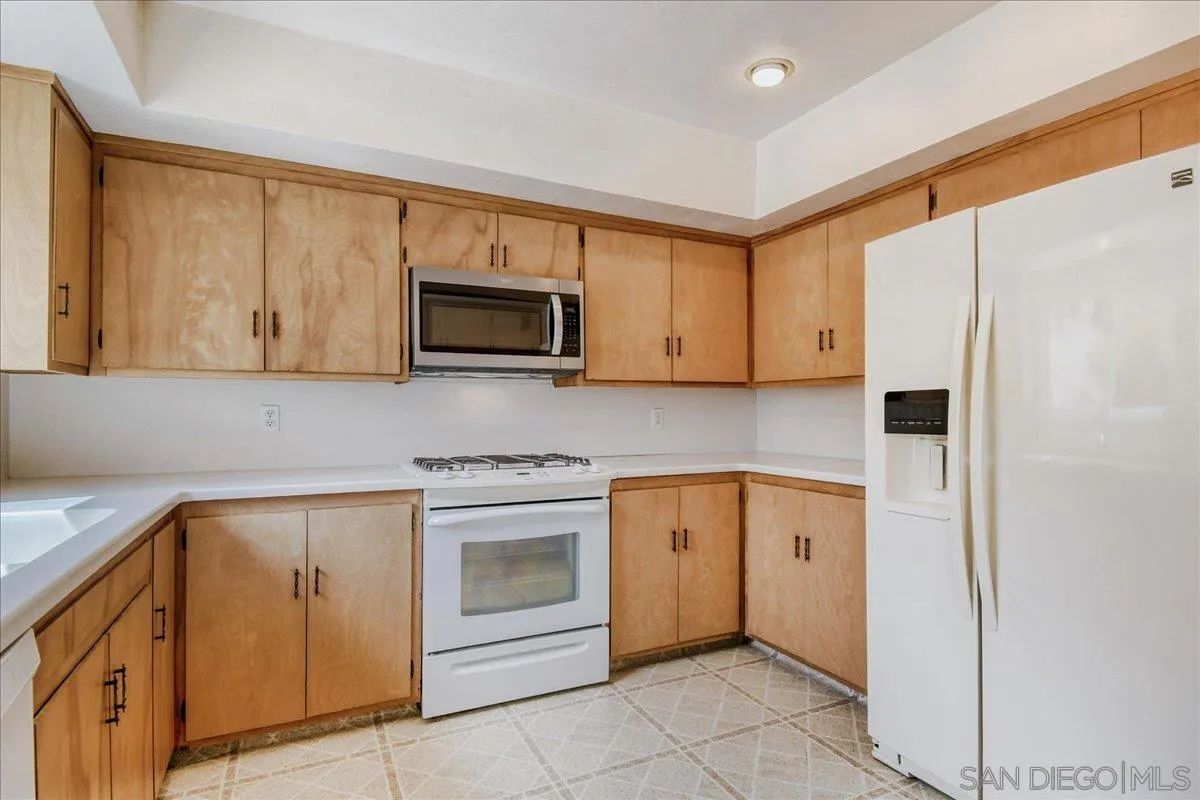 https://cdn.realtyfeed.com/cdn/127/260012843/f61da7ee4dc03c2c6dbaeac990f31741.webp