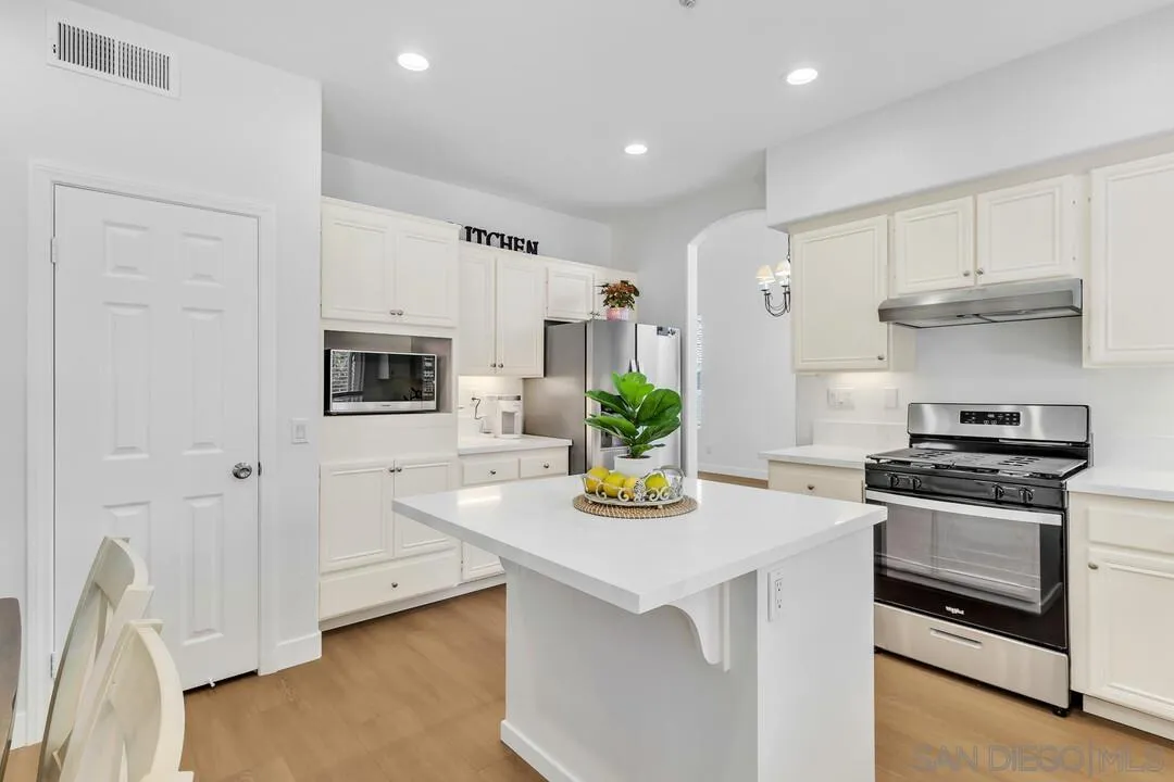 https://cdn.realtyfeed.com/cdn/127/260012845/17d7c6743c96c95566ce1fe823fabe8f.webp