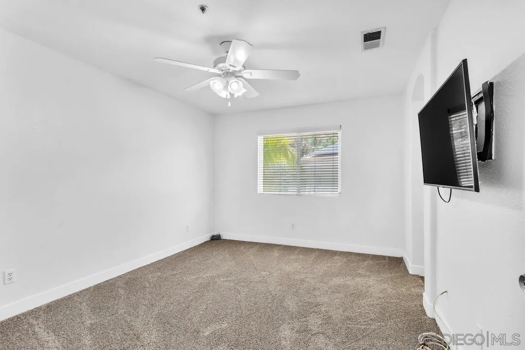 https://cdn.realtyfeed.com/cdn/127/260012845/1dadeba6fd392437e4ddb52399ce6d40.webp