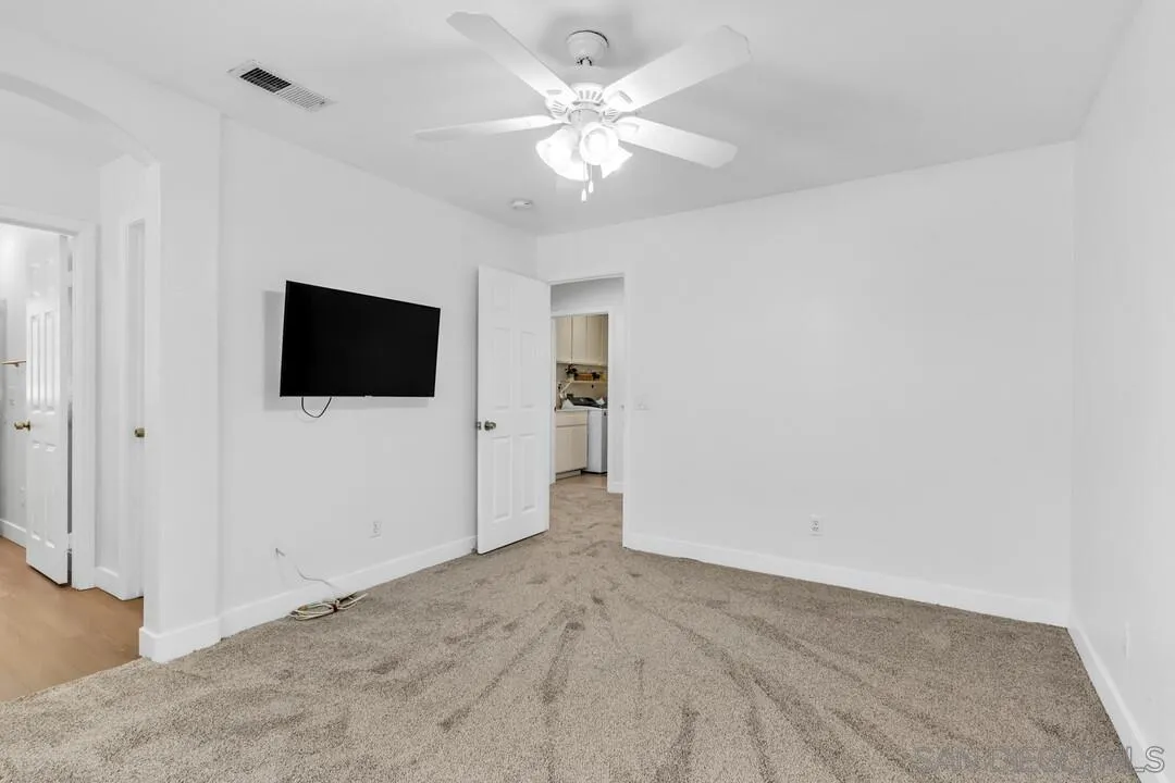 https://cdn.realtyfeed.com/cdn/127/260012845/858c023cf742fb667e0b3137aeb3c09b.webp