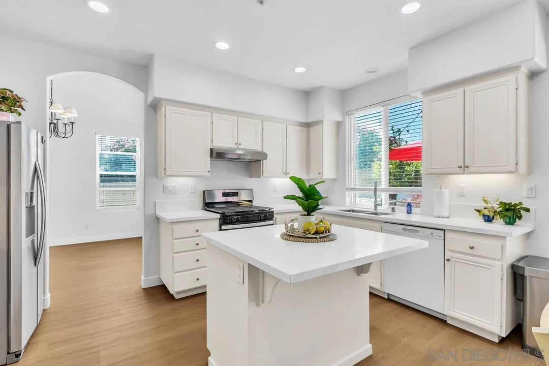 https://cdn.realtyfeed.com/cdn/127/260012845/b014074dd6d8a459dbb680c436edf19c.webp
