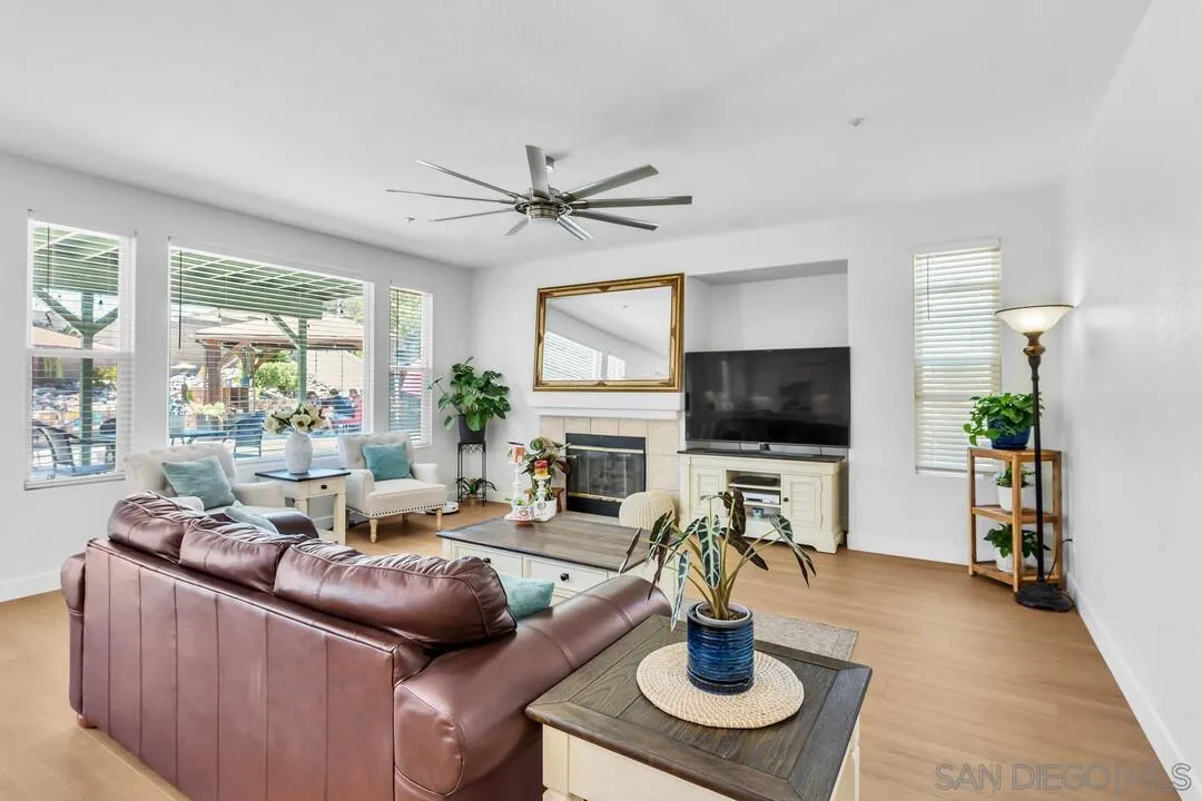 https://cdn.realtyfeed.com/cdn/127/260012845/eafca5219ce08331cccf1cc9990d5881.webp