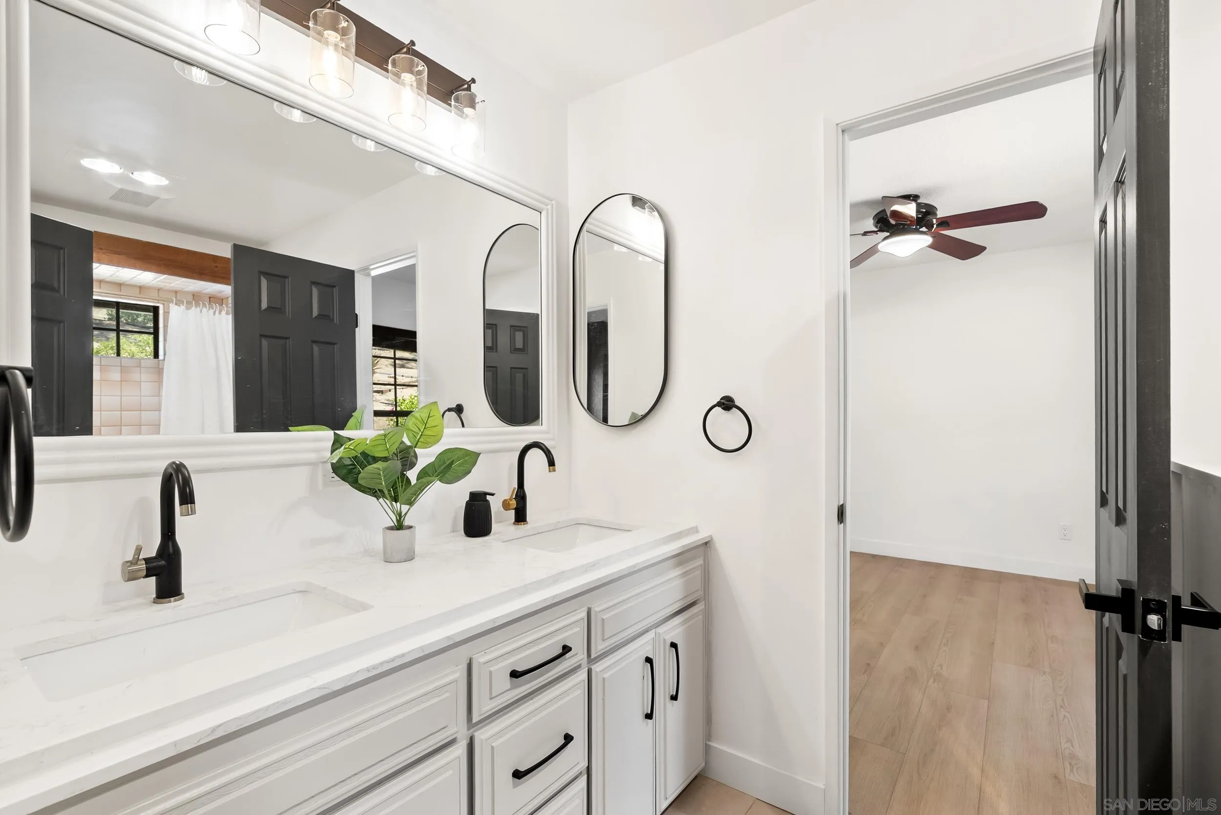 https://cdn.realtyfeed.com/cdn/127/260012846/124e80a128e9af3bbecdf9dc245da35b.webp