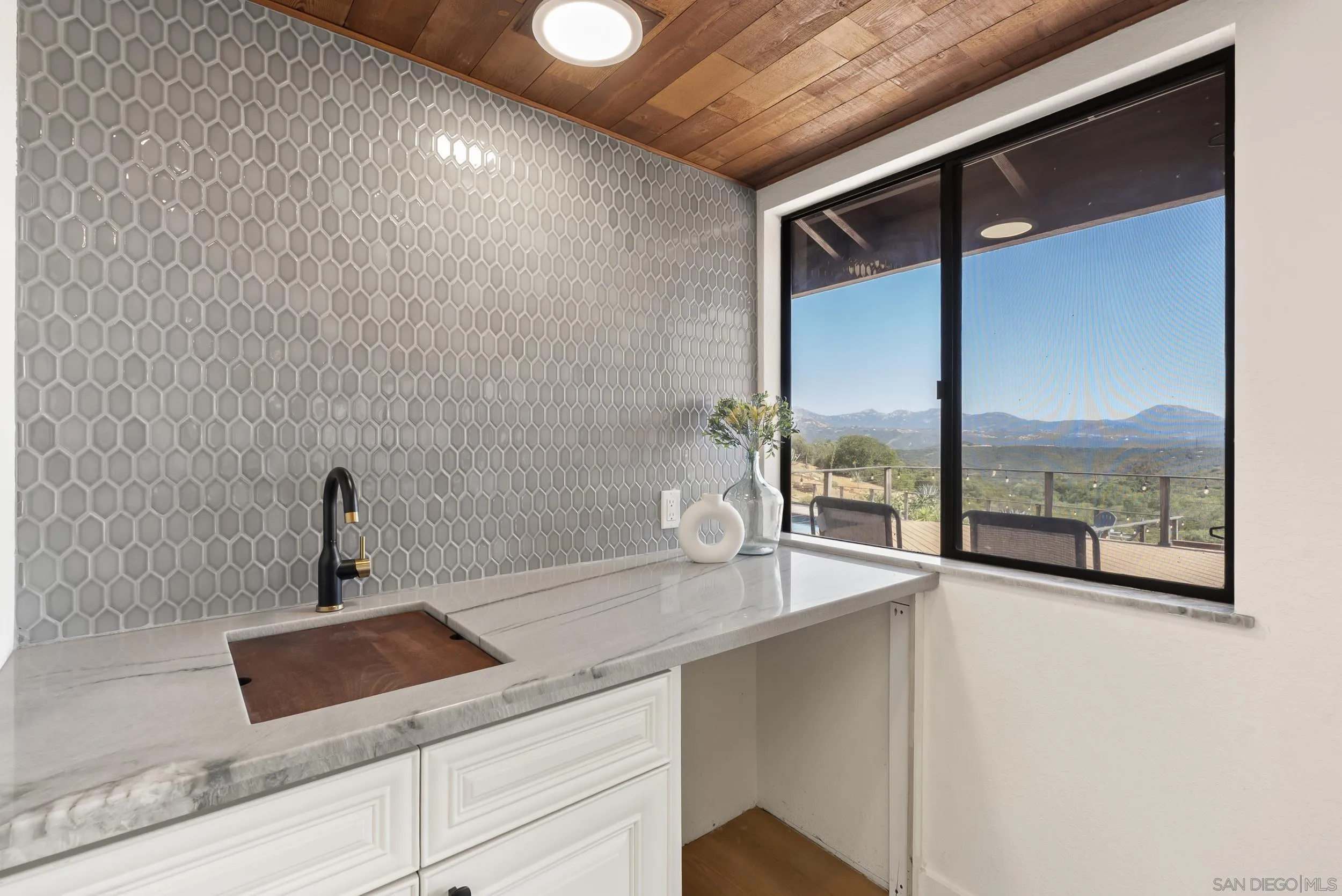 https://cdn.realtyfeed.com/cdn/127/260012846/2332fc1965fa6166046d081e6e24b42f.webp