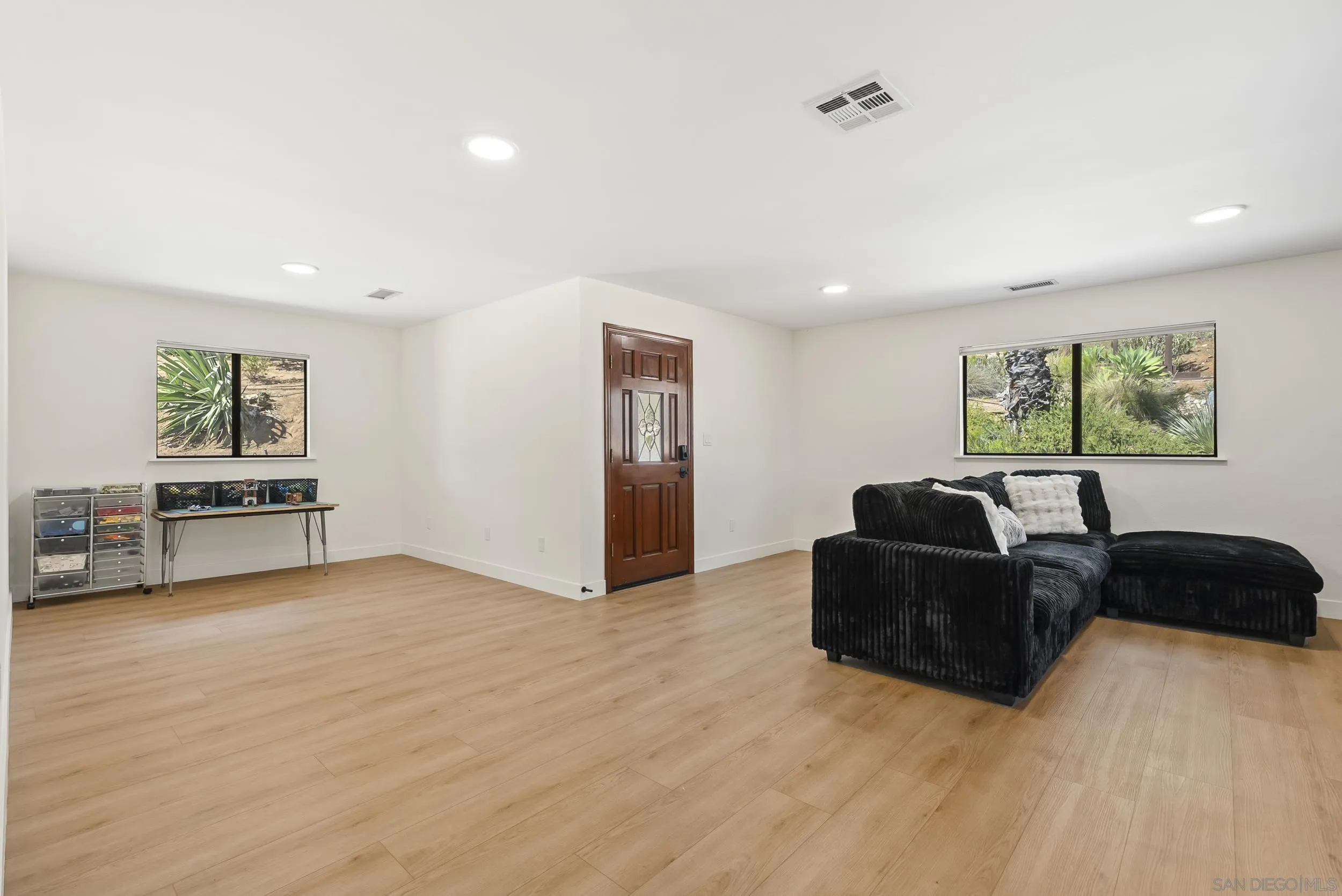 https://cdn.realtyfeed.com/cdn/127/260012846/68008600fea0ba6c7b96ad585c44710e.webp