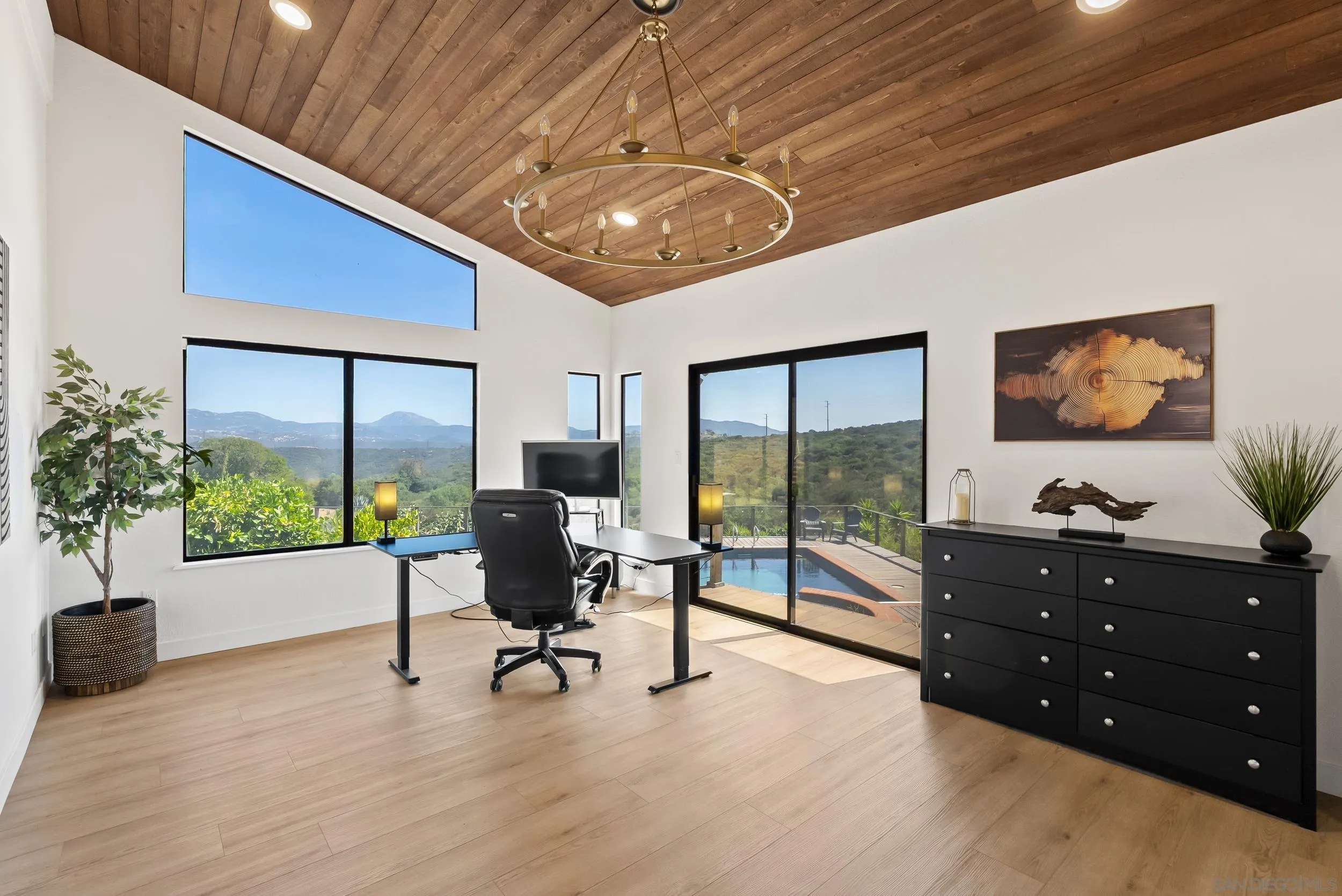 https://cdn.realtyfeed.com/cdn/127/260012846/8b3aa71582c3c7a4f8791a49769e41f0.webp
