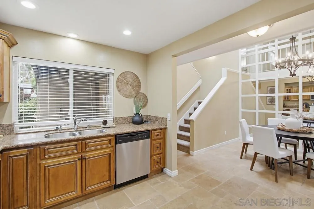 Photo #7: 260012851 Listing: Photo #7
