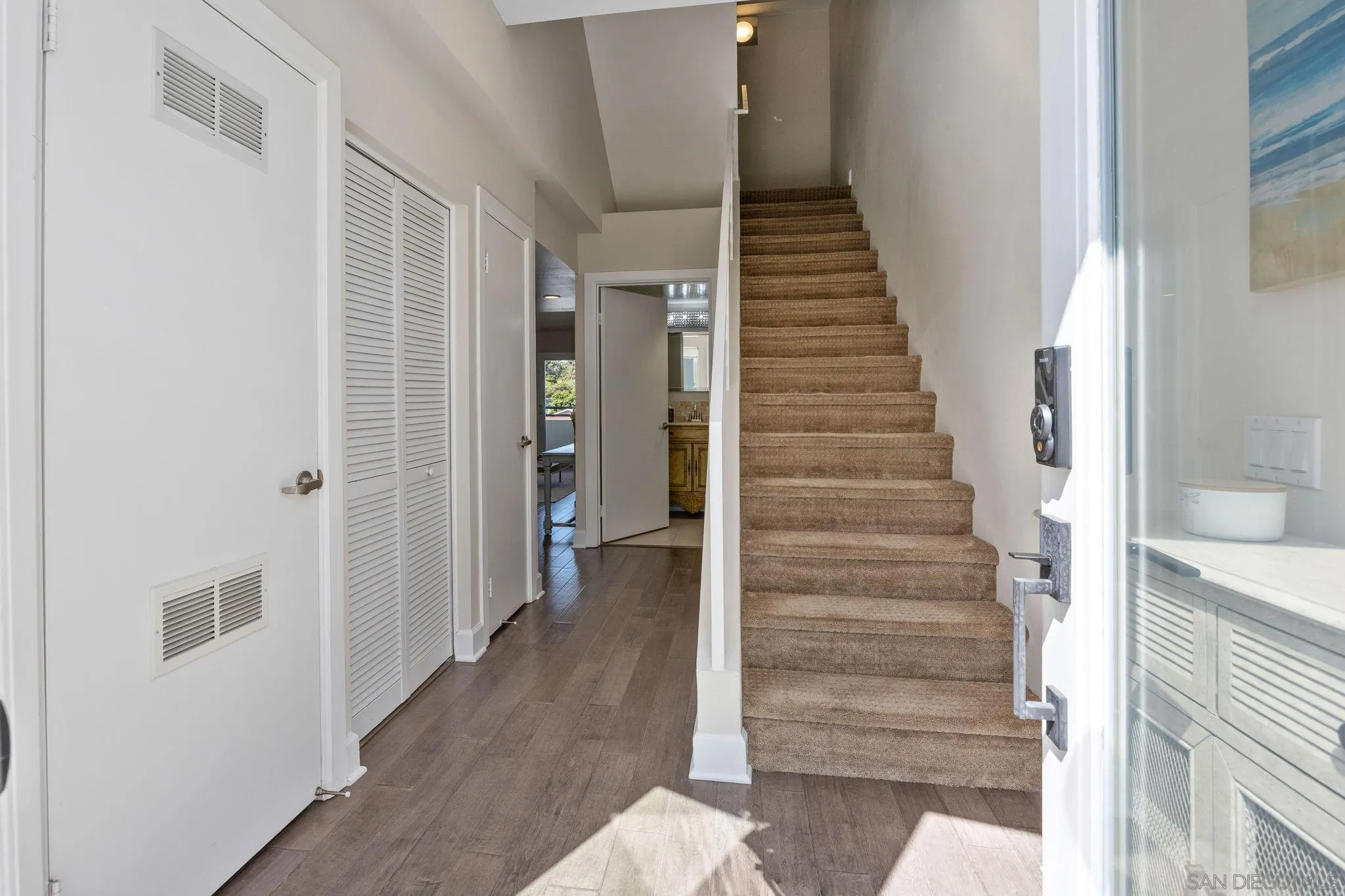 https://cdn.realtyfeed.com/cdn/127/260012856/77042d71f256778bfdad0bc3e8882f05.webp