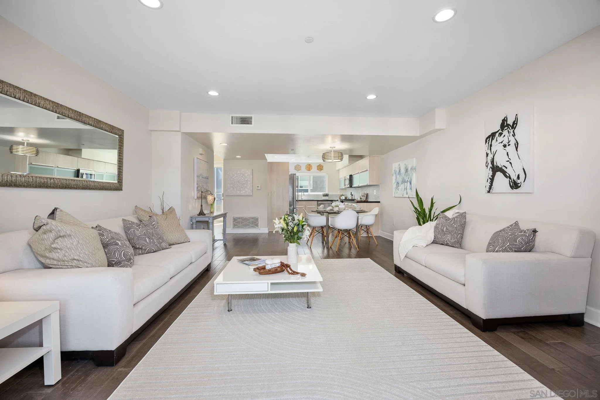 https://cdn.realtyfeed.com/cdn/127/260012856/977b4ba2558f0c5730bf93f7bb5ac212.webp