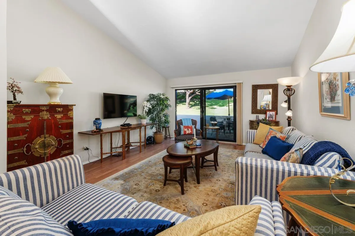 Photo #7: 260012857 Listing: Photo #7