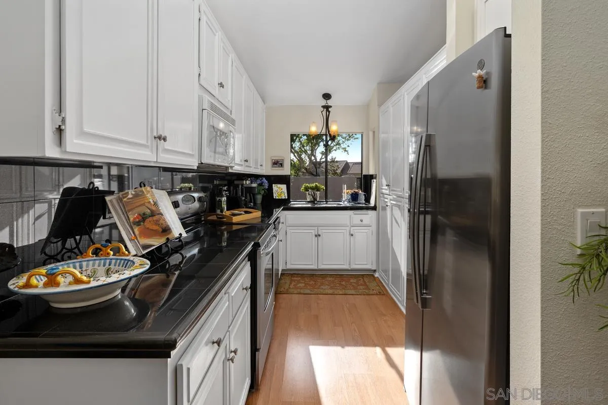 Photo #5: 260012857 Listing: Photo #5