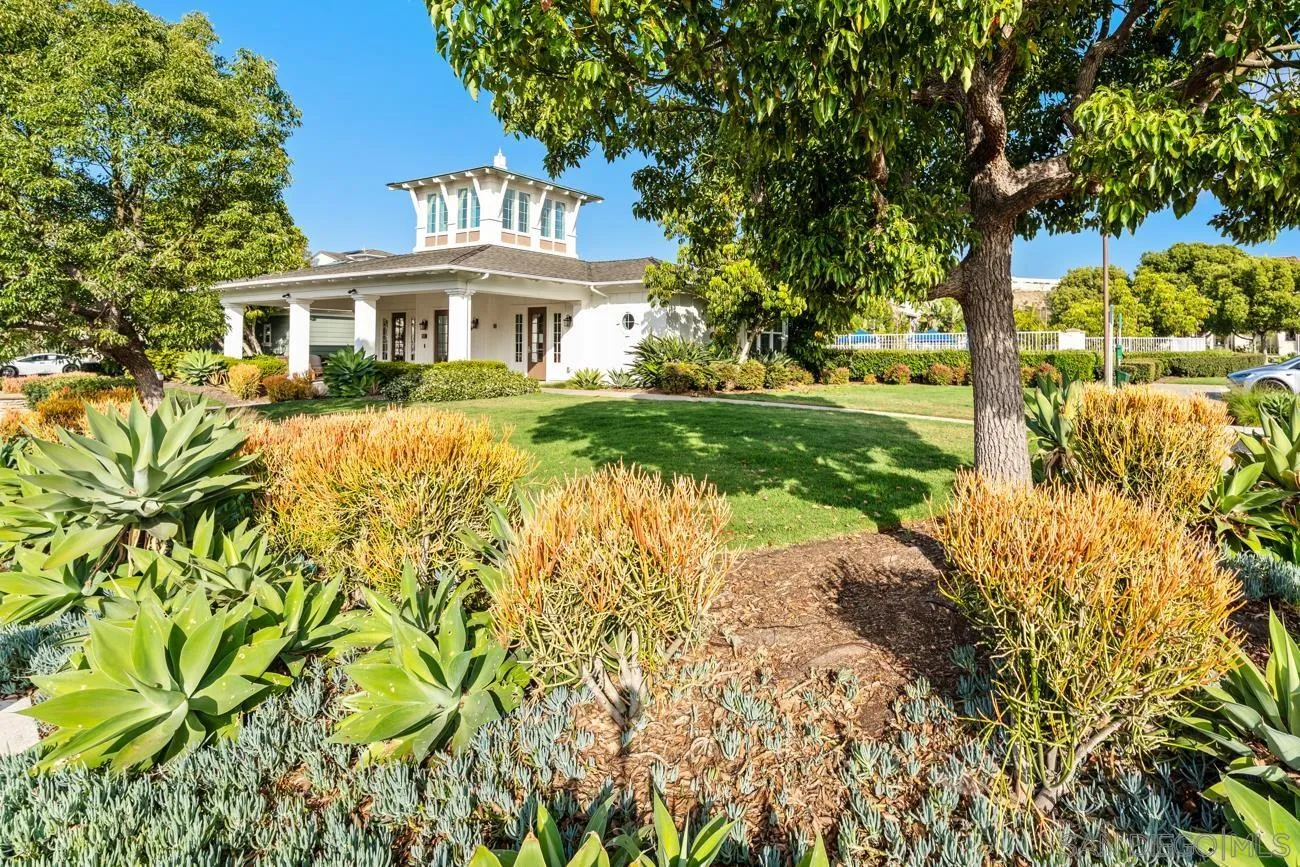 https://cdn.realtyfeed.com/cdn/127/260012866/e97743881f34a303208d021e574e192d.webp