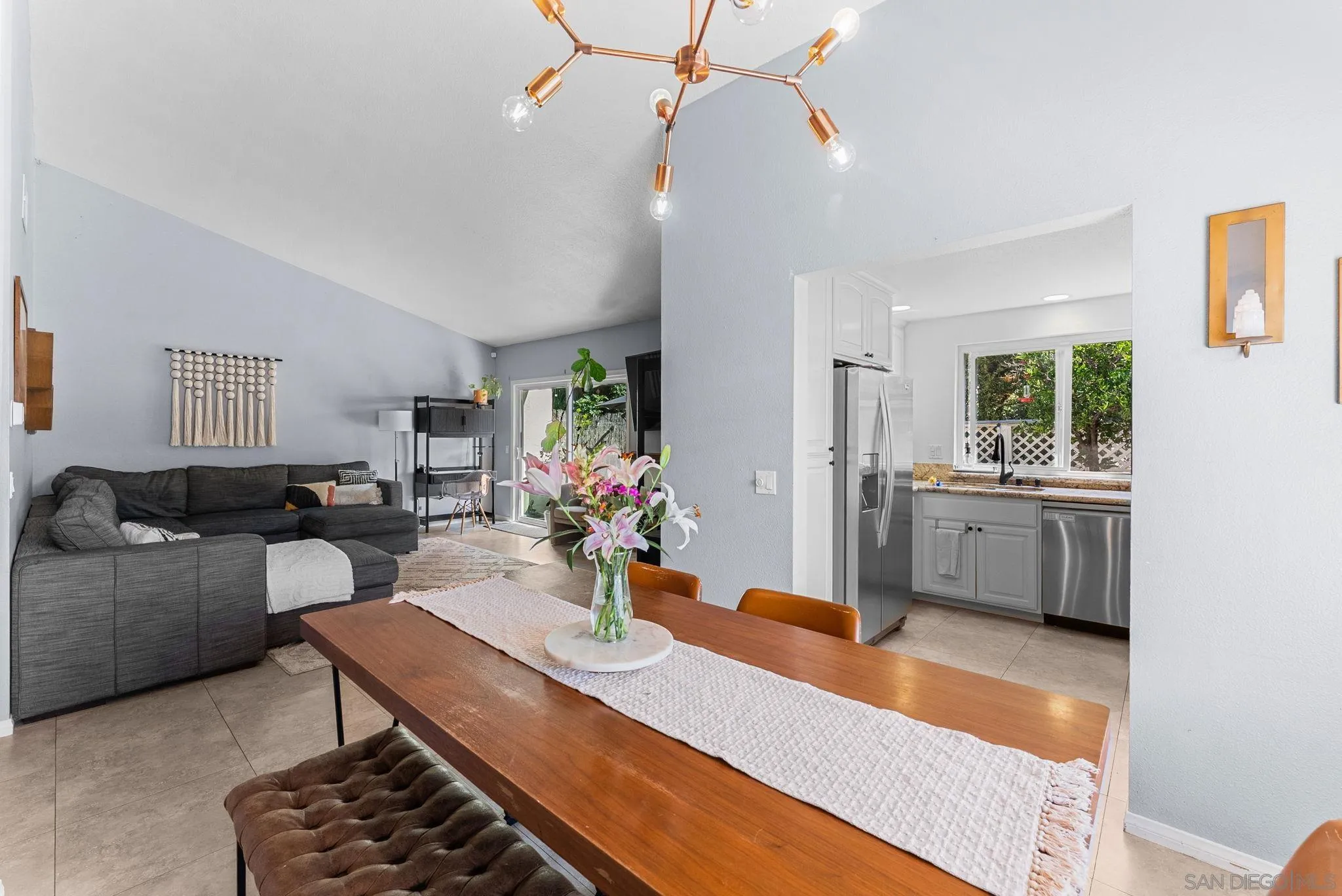 https://cdn.realtyfeed.com/cdn/127/260012867/0dc15cc3f9e775c391540c5703124898.webp