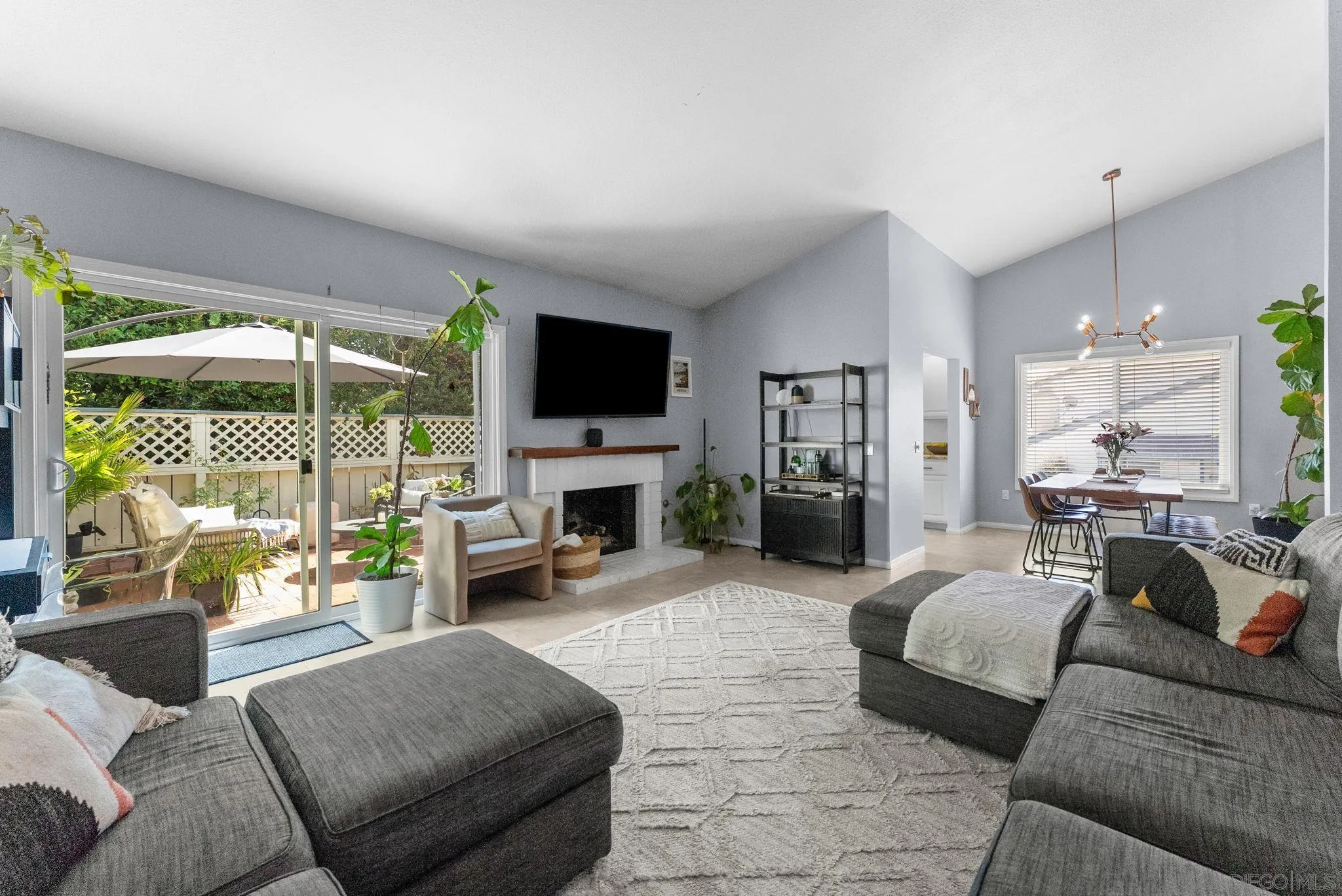 https://cdn.realtyfeed.com/cdn/127/260012867/4243a543b514a998d00cc85fdc746876.webp