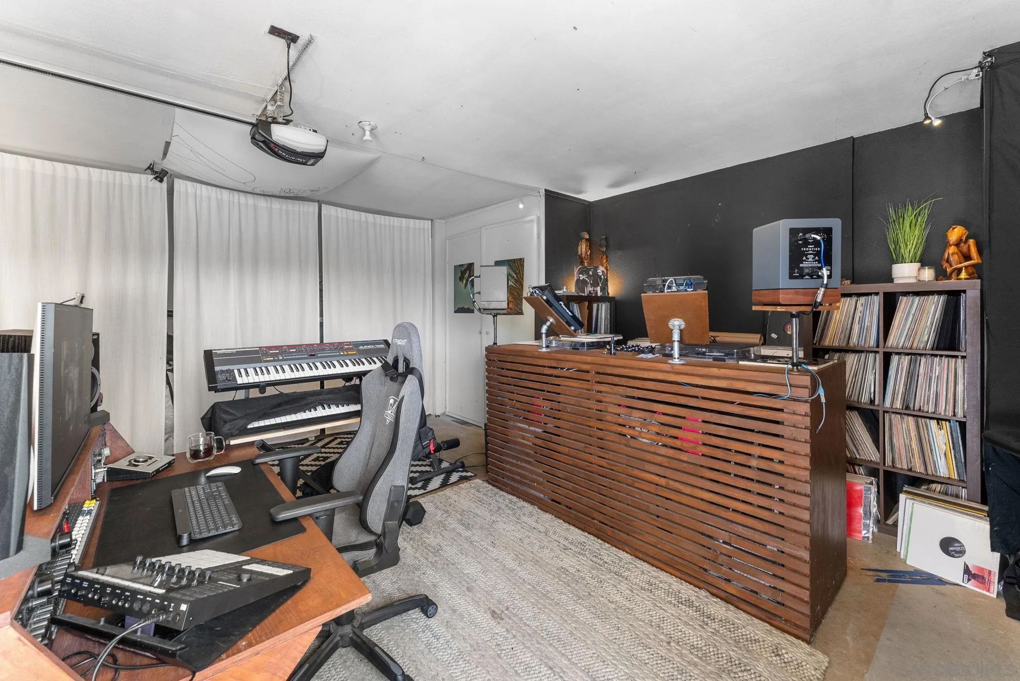 https://cdn.realtyfeed.com/cdn/127/260012867/4dce3983302c4262f83641a988661323.webp
