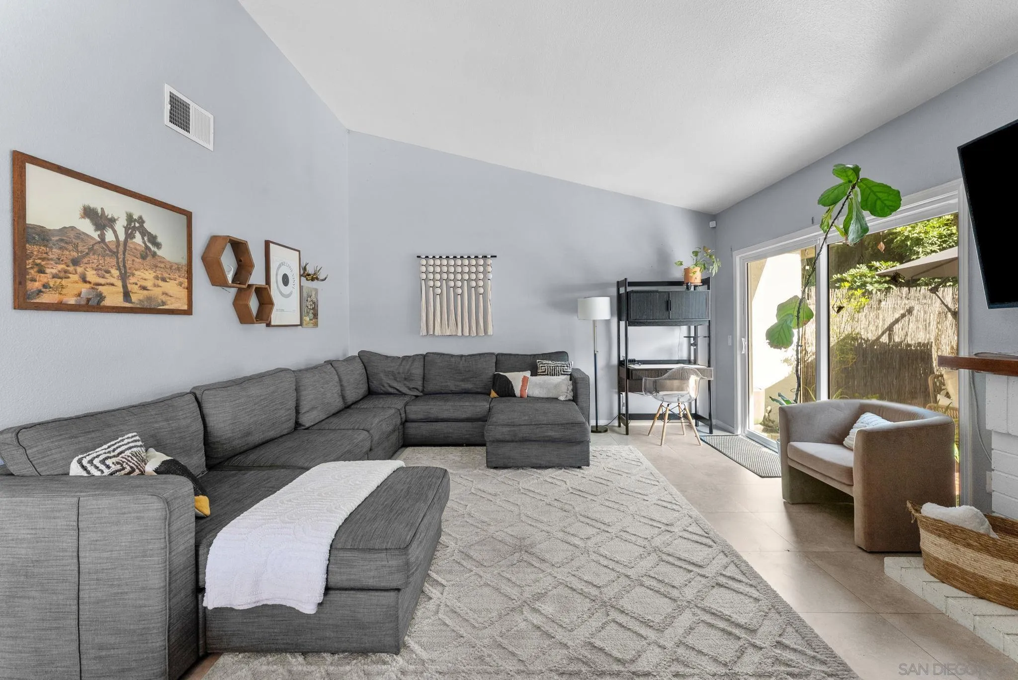 https://cdn.realtyfeed.com/cdn/127/260012867/4fe57aa548bbc19466988e4324608be8.webp