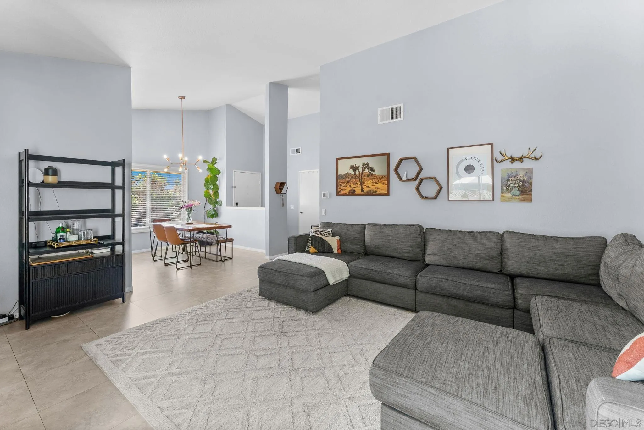 https://cdn.realtyfeed.com/cdn/127/260012867/6629bd146fc52073cb0162178e3a6f35.webp