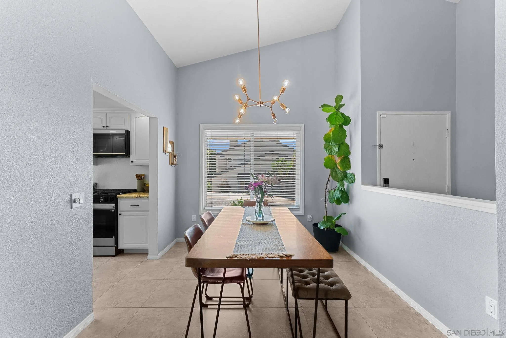 https://cdn.realtyfeed.com/cdn/127/260012867/70995f758eb677a6fa7acda3bbd576cd.webp