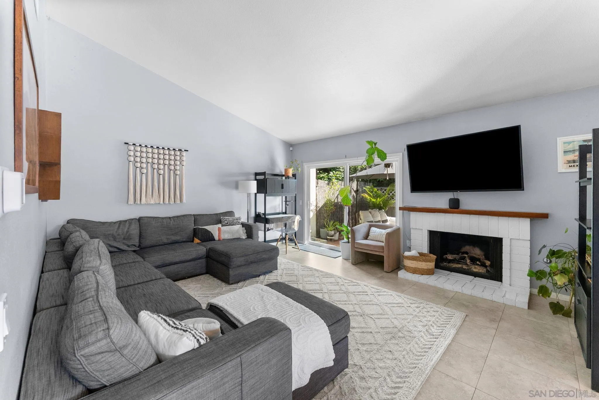 https://cdn.realtyfeed.com/cdn/127/260012867/92c81897c6815f415420fcc250fc3aba.webp