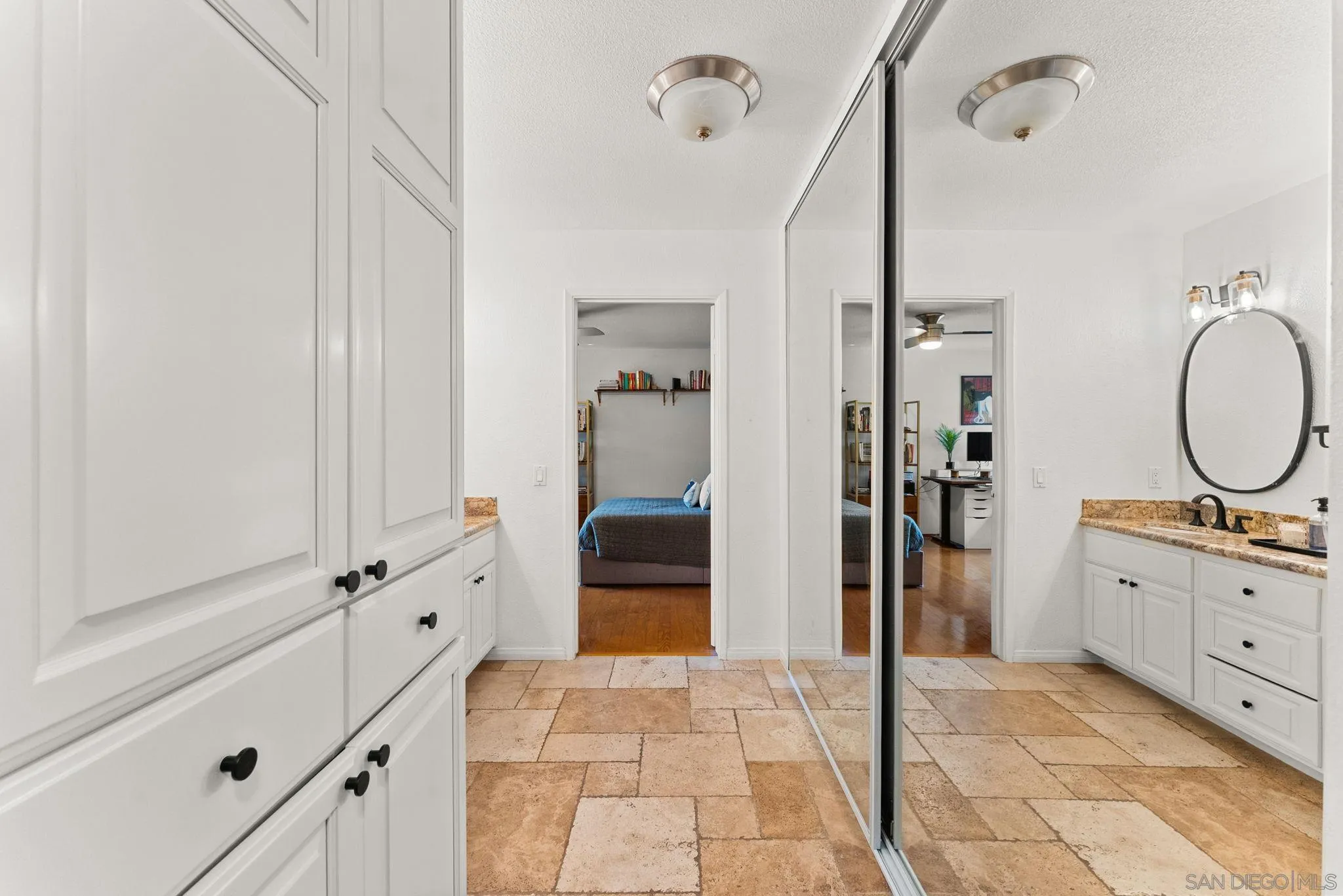 https://cdn.realtyfeed.com/cdn/127/260012867/b06ebb06bb5fa9eedbf11359f6997b13.webp