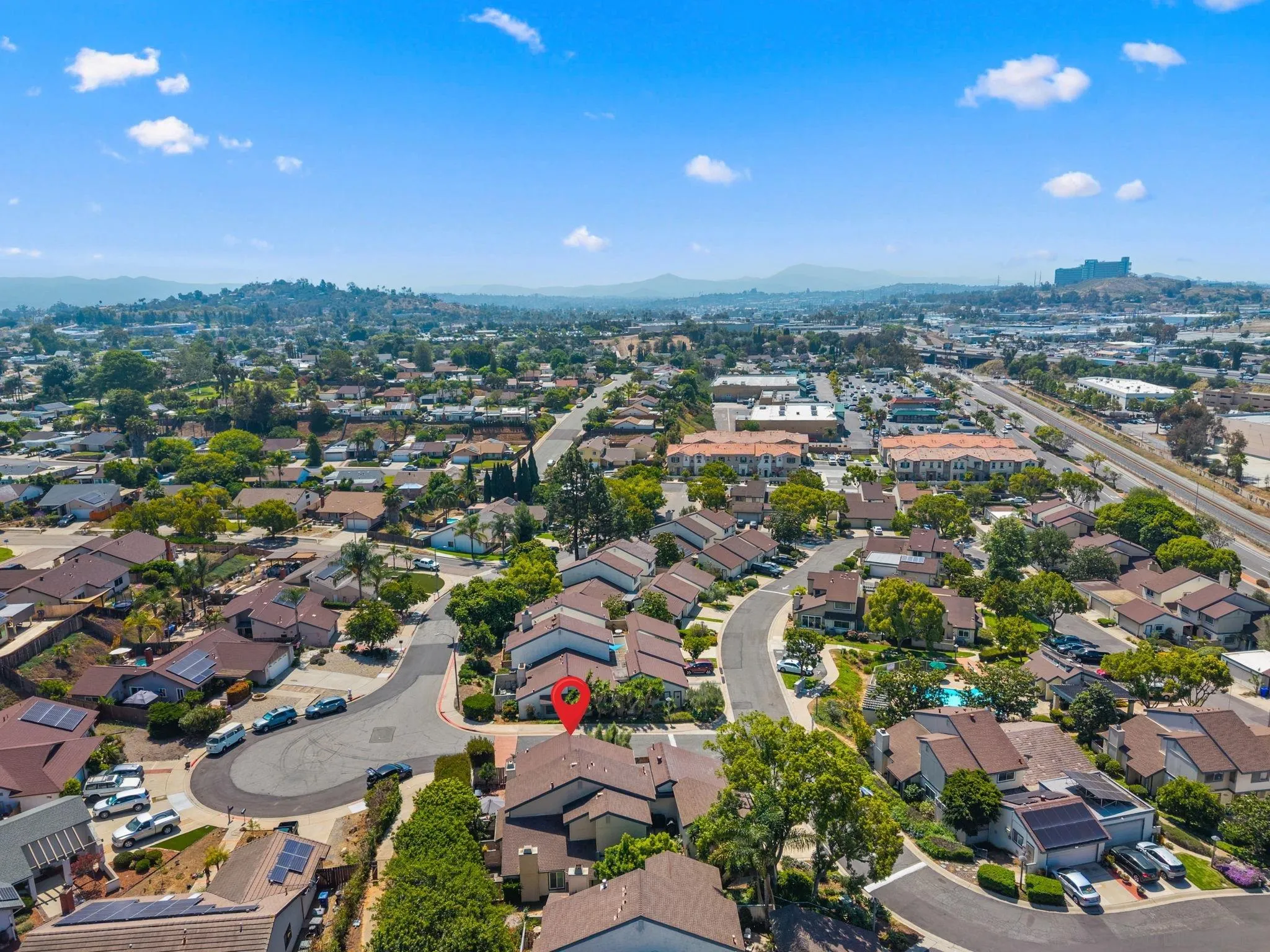 https://cdn.realtyfeed.com/cdn/127/260012867/e01c82662eea350b580492e7cb4ce2bc.webp