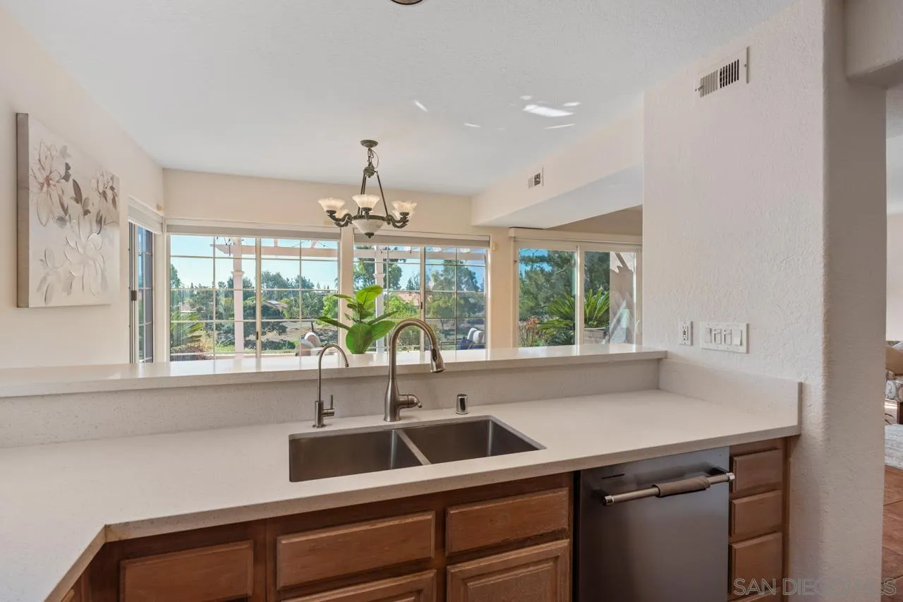 https://cdn.realtyfeed.com/cdn/127/260012871/1c754f9d0e33ee39967e5faf098f55cb.webp
