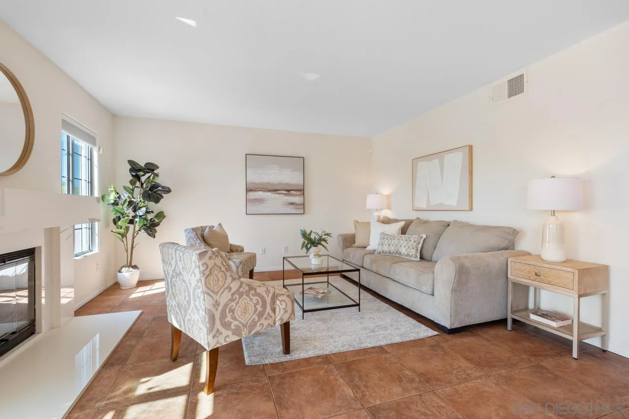 https://cdn.realtyfeed.com/cdn/127/260012871/51192b425769e7157588a46aeb4281ff.webp