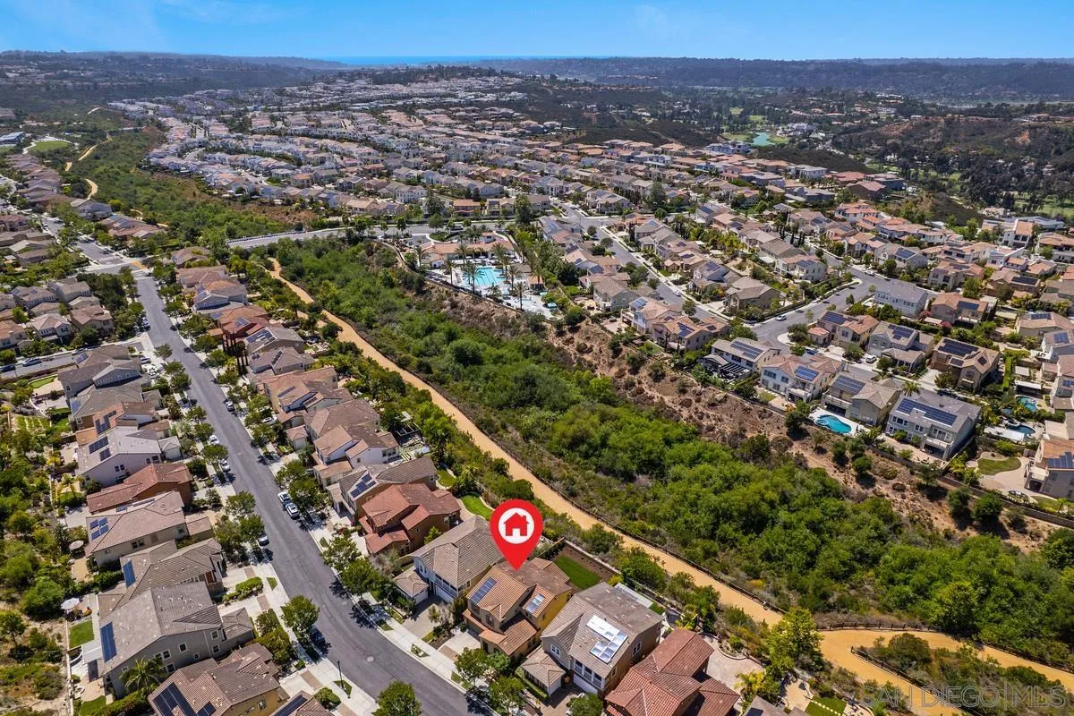 https://cdn.realtyfeed.com/cdn/127/260012873/20c23917ac54b3d036aade4cfece69b1.webp