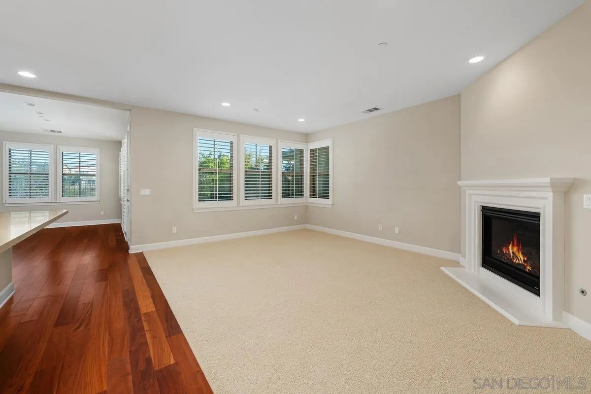 https://cdn.realtyfeed.com/cdn/127/260012873/47b55bcc379f7a05d908e7c806c1defb.webp