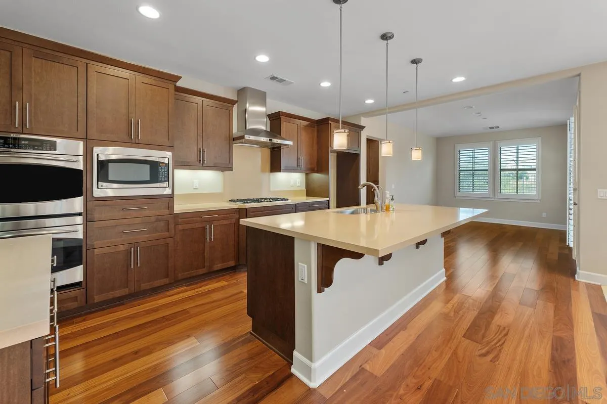 https://cdn.realtyfeed.com/cdn/127/260012873/593293551ac8f7188757e37942ccc998.webp