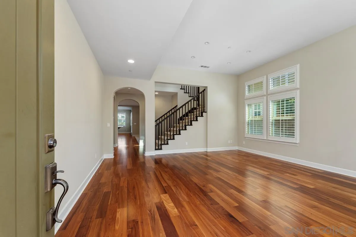 https://cdn.realtyfeed.com/cdn/127/260012873/a0d8910327b4d9c101400c17e1a0ebb0.webp