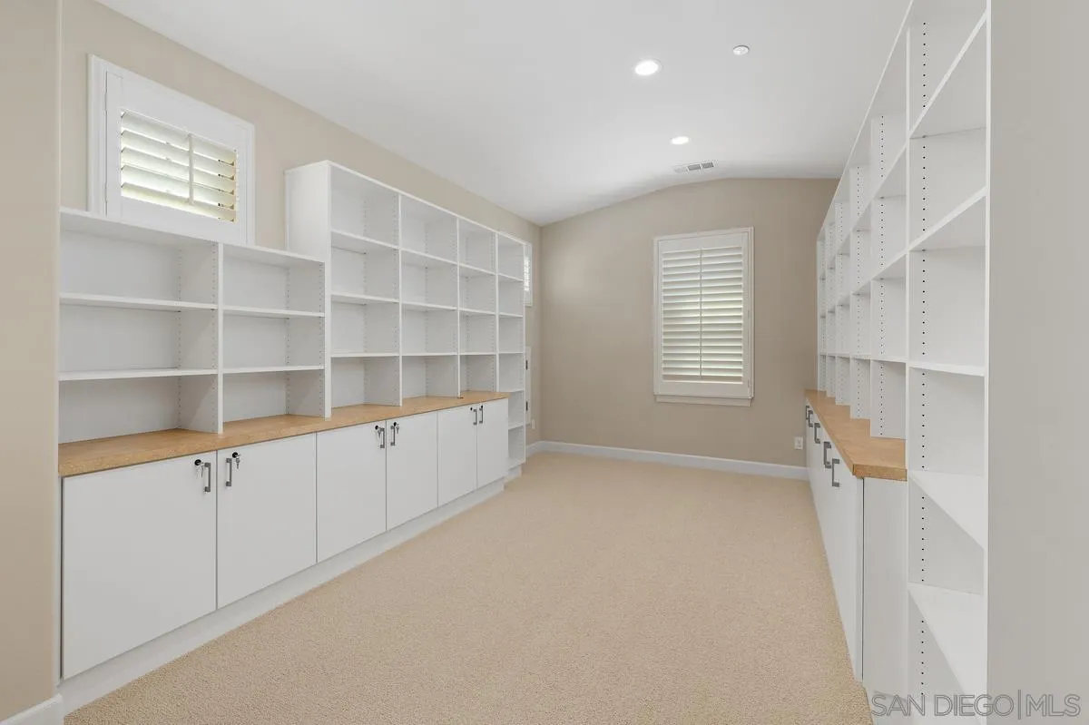 https://cdn.realtyfeed.com/cdn/127/260012873/d97956c2d428f64796d95fc190f05224.webp