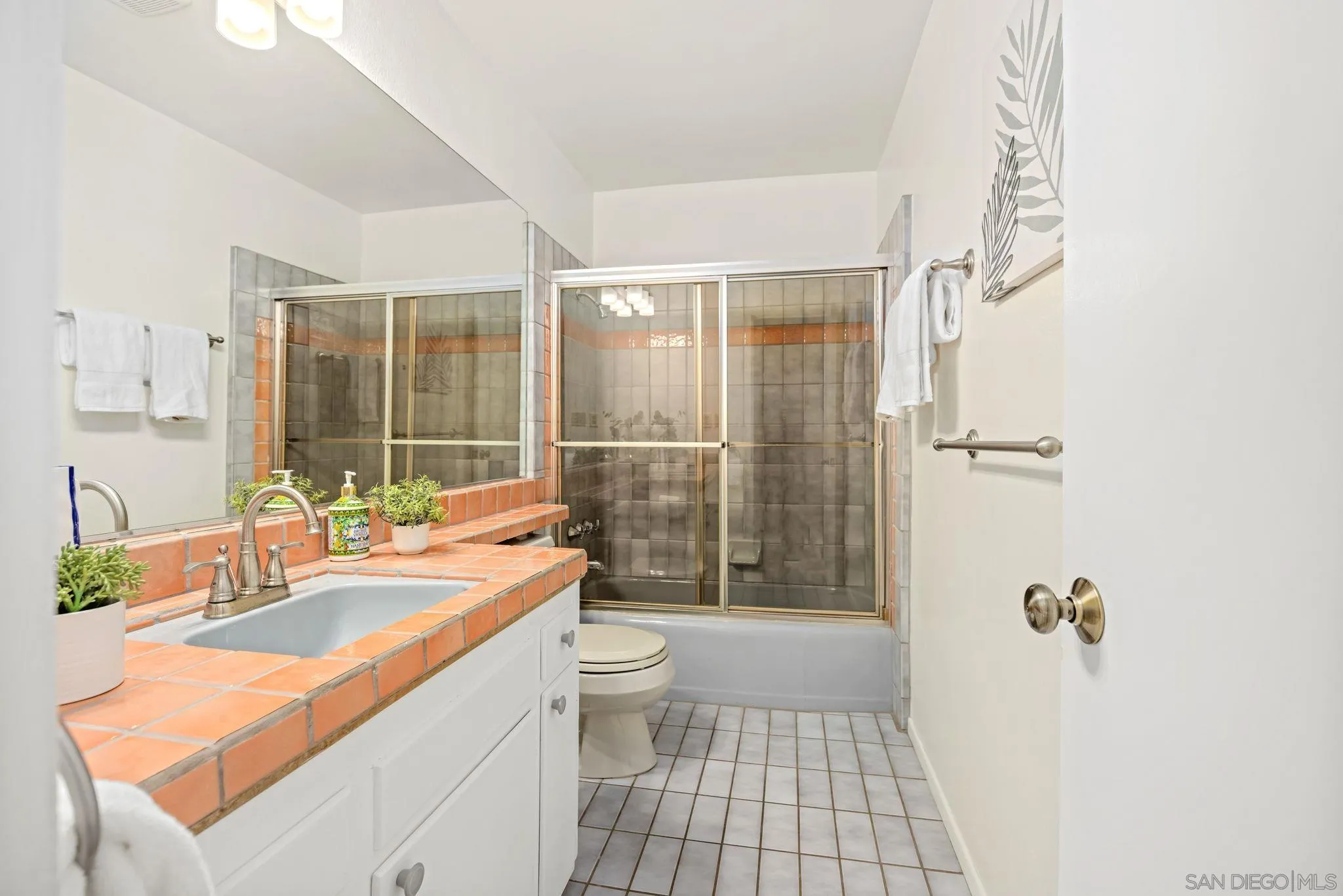 https://cdn.realtyfeed.com/cdn/127/260012874/148f9d8b7bab05c2323fc14a048e5ec0.webp