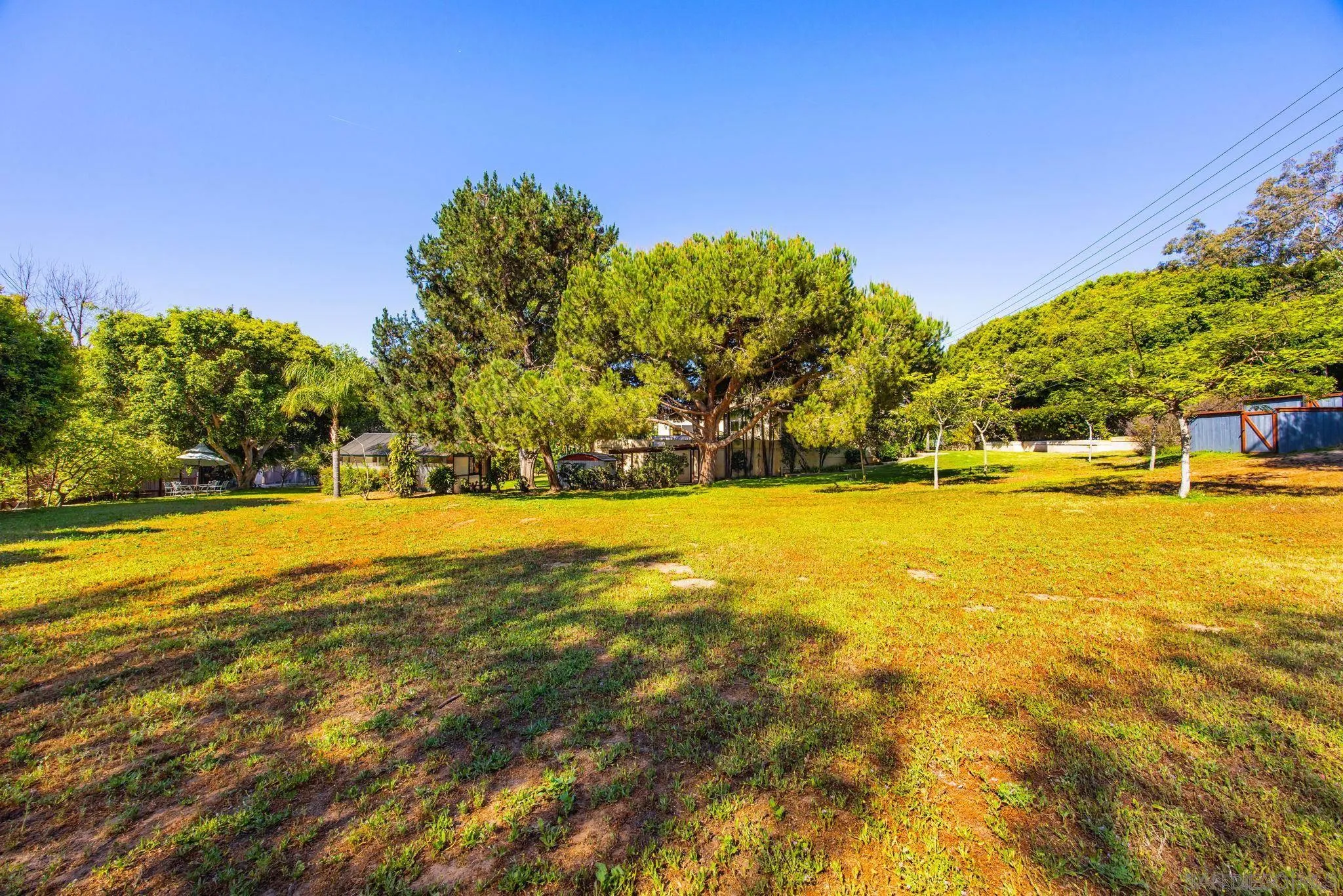 https://cdn.realtyfeed.com/cdn/127/260012874/2d281d75018bd1b8d865244bc83f93e3.webp