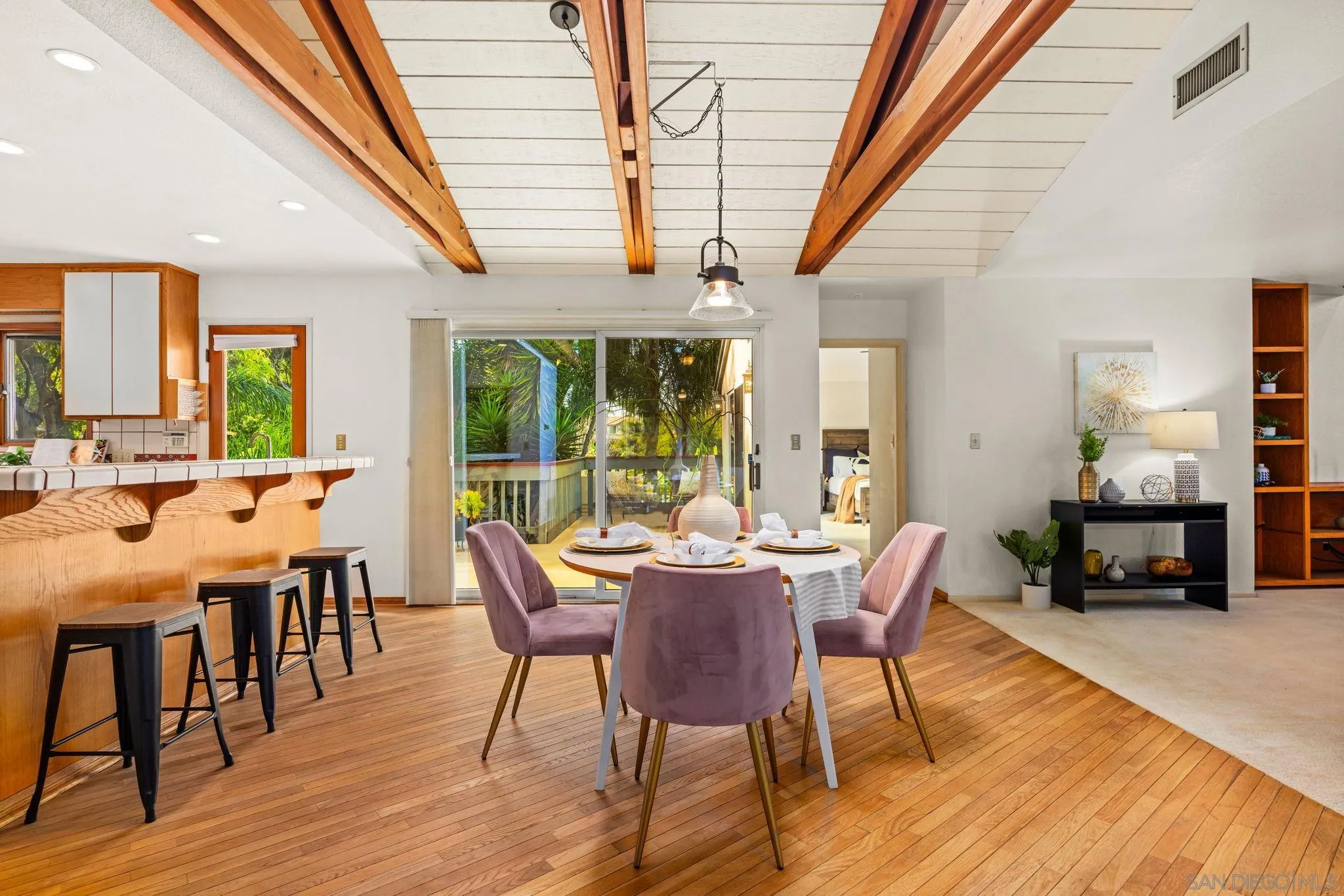 https://cdn.realtyfeed.com/cdn/127/260012874/ff7d0b96d73addf8550e5aab4ea2c923.webp