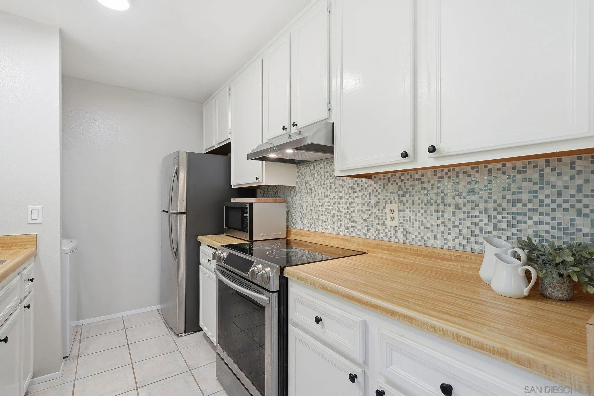 Photo #9: 260012876 Listing: Photo #9
