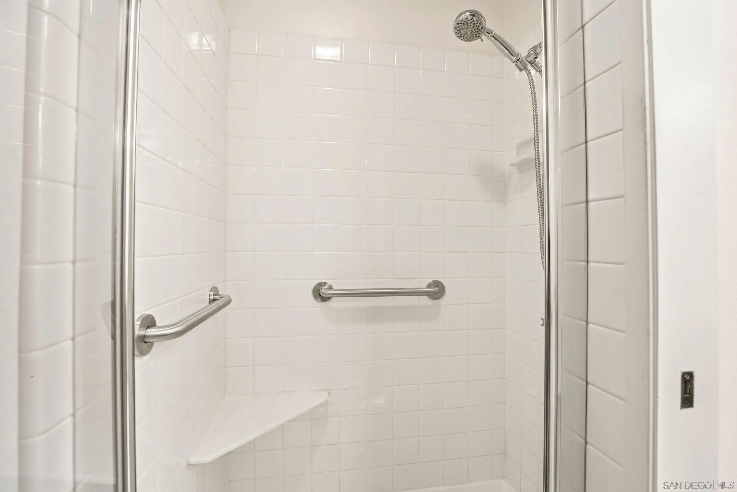 Photo #12: 260012877 Listing: Photo #12