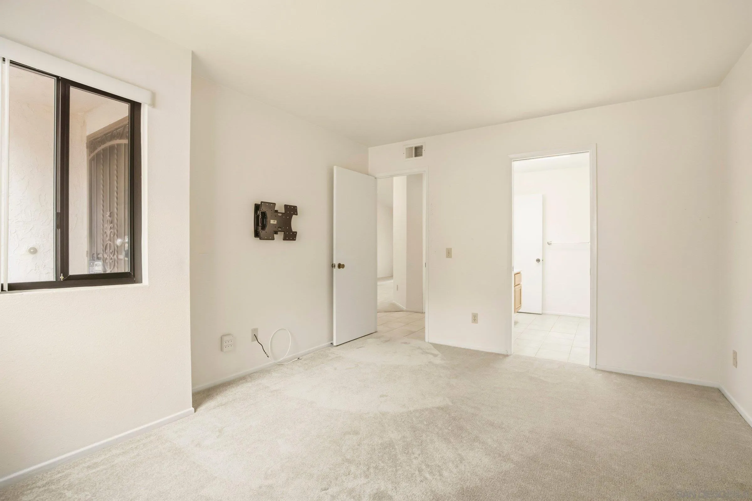 Photo #13: 260012877 Listing: Photo #13
