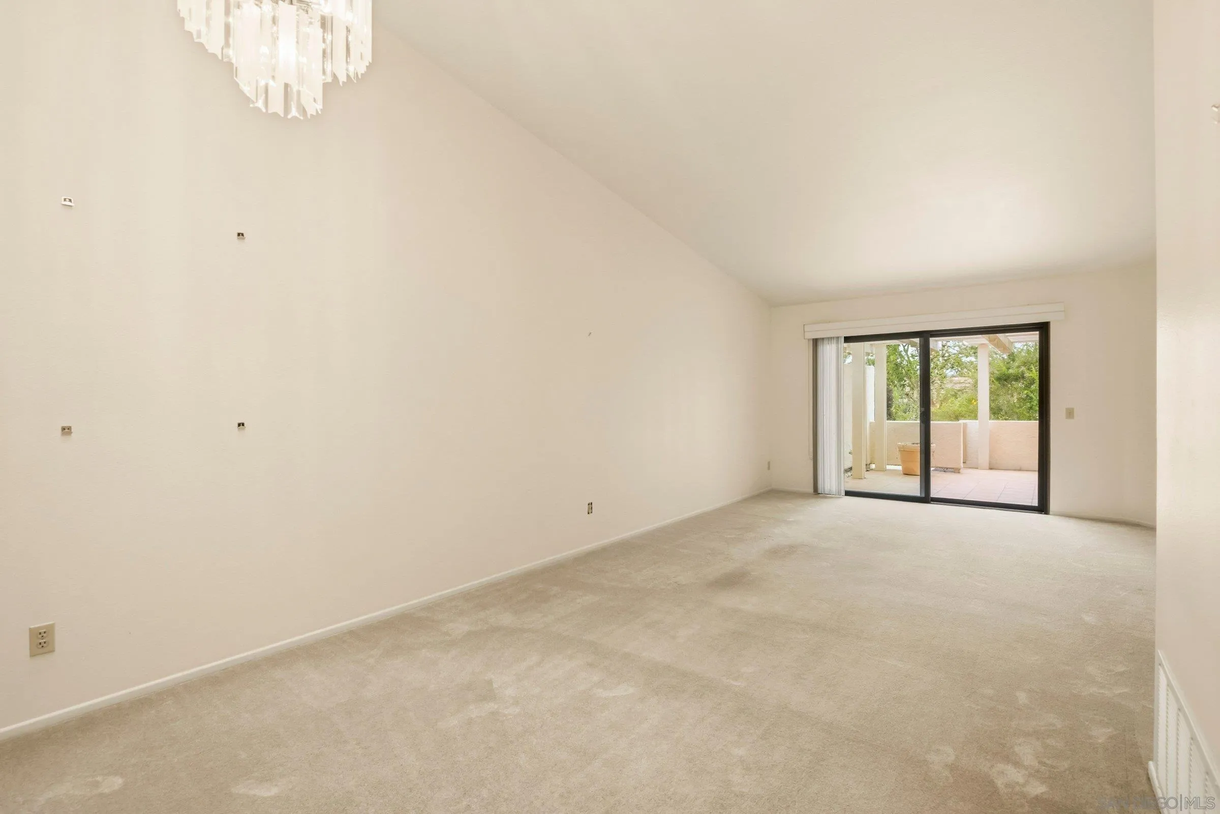 Photo #6: 260012877 Listing: Photo #6