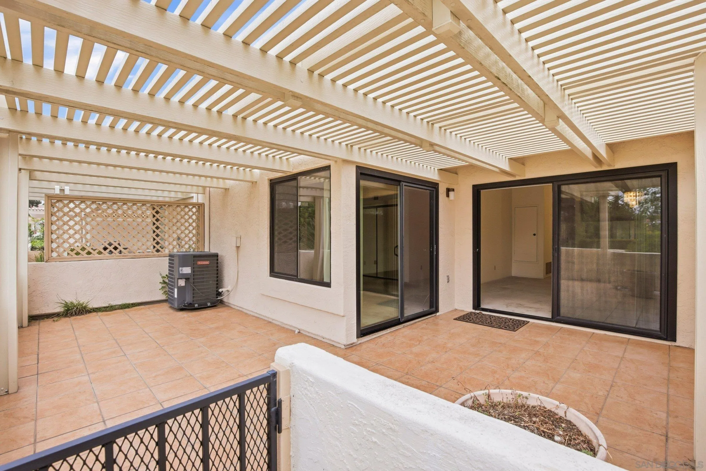 Photo #8: 260012877 Listing: Photo #8