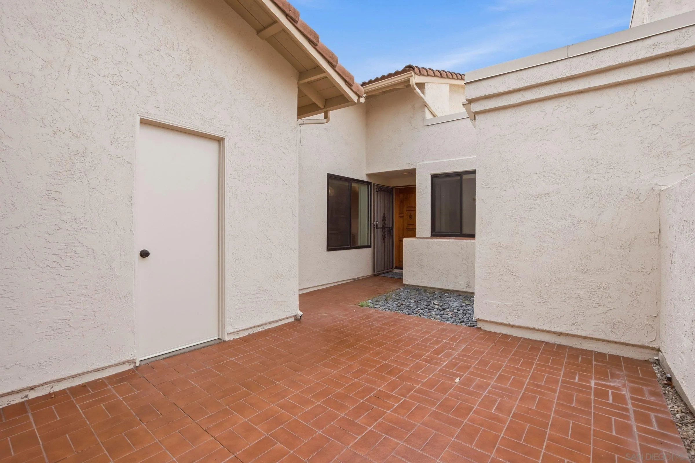 Photo #2: 260012877 Listing: Photo #2