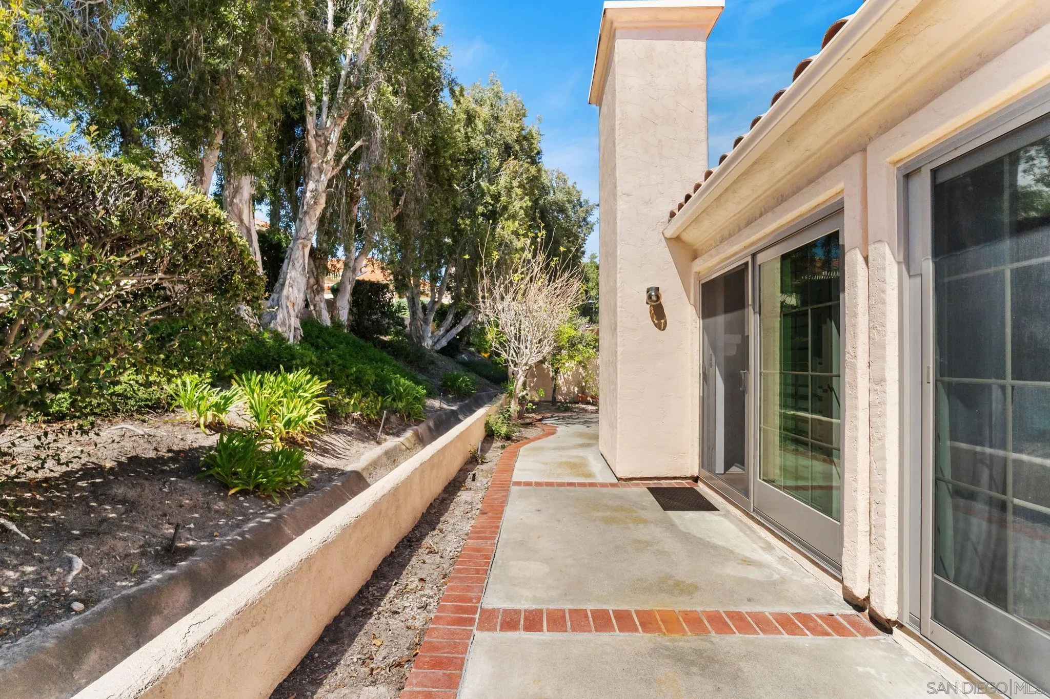 https://cdn.realtyfeed.com/cdn/127/260012881/2e56e72682ea2598d92903d527a531ef.webp