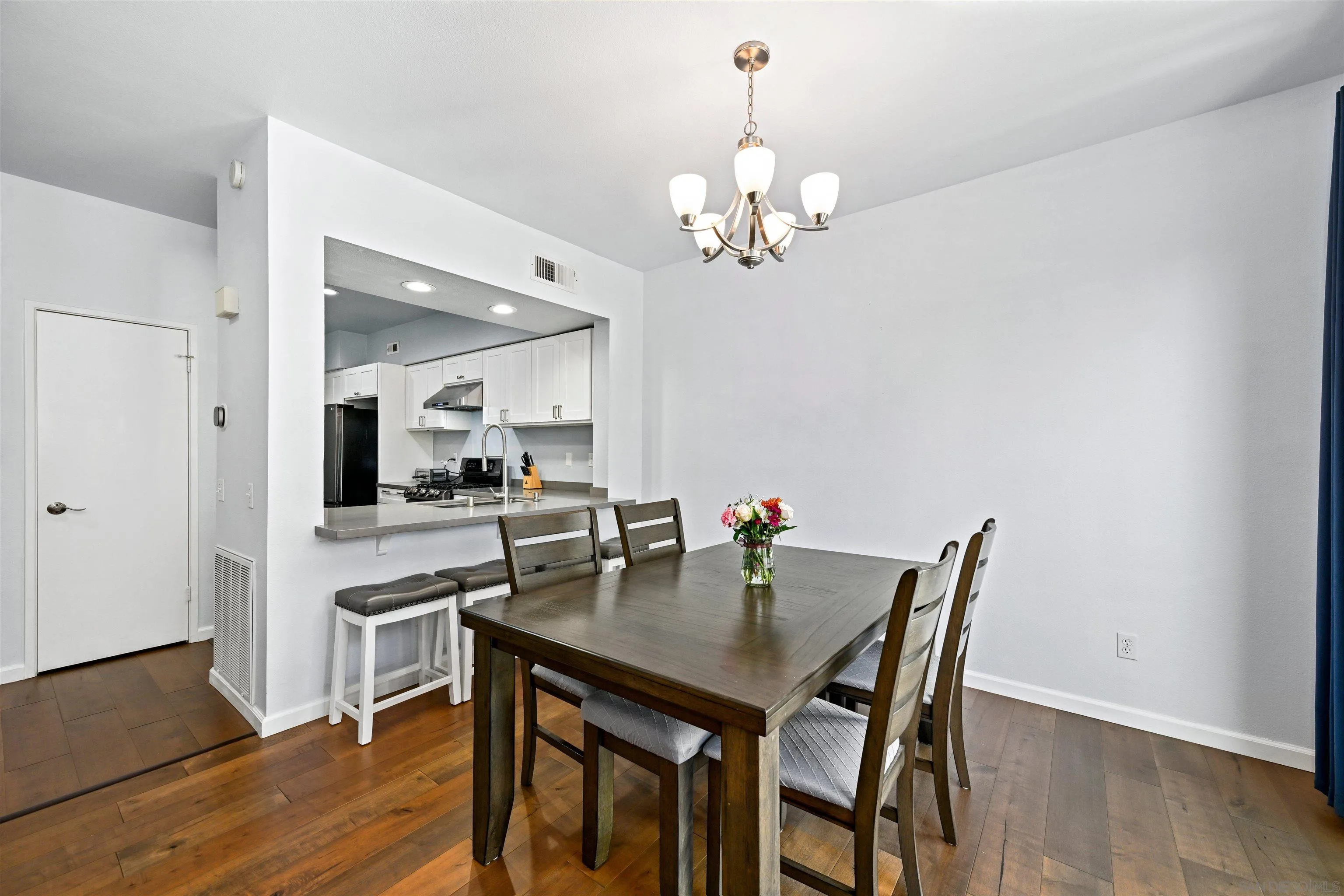 Photo #9: 260012883 Listing: Photo #9