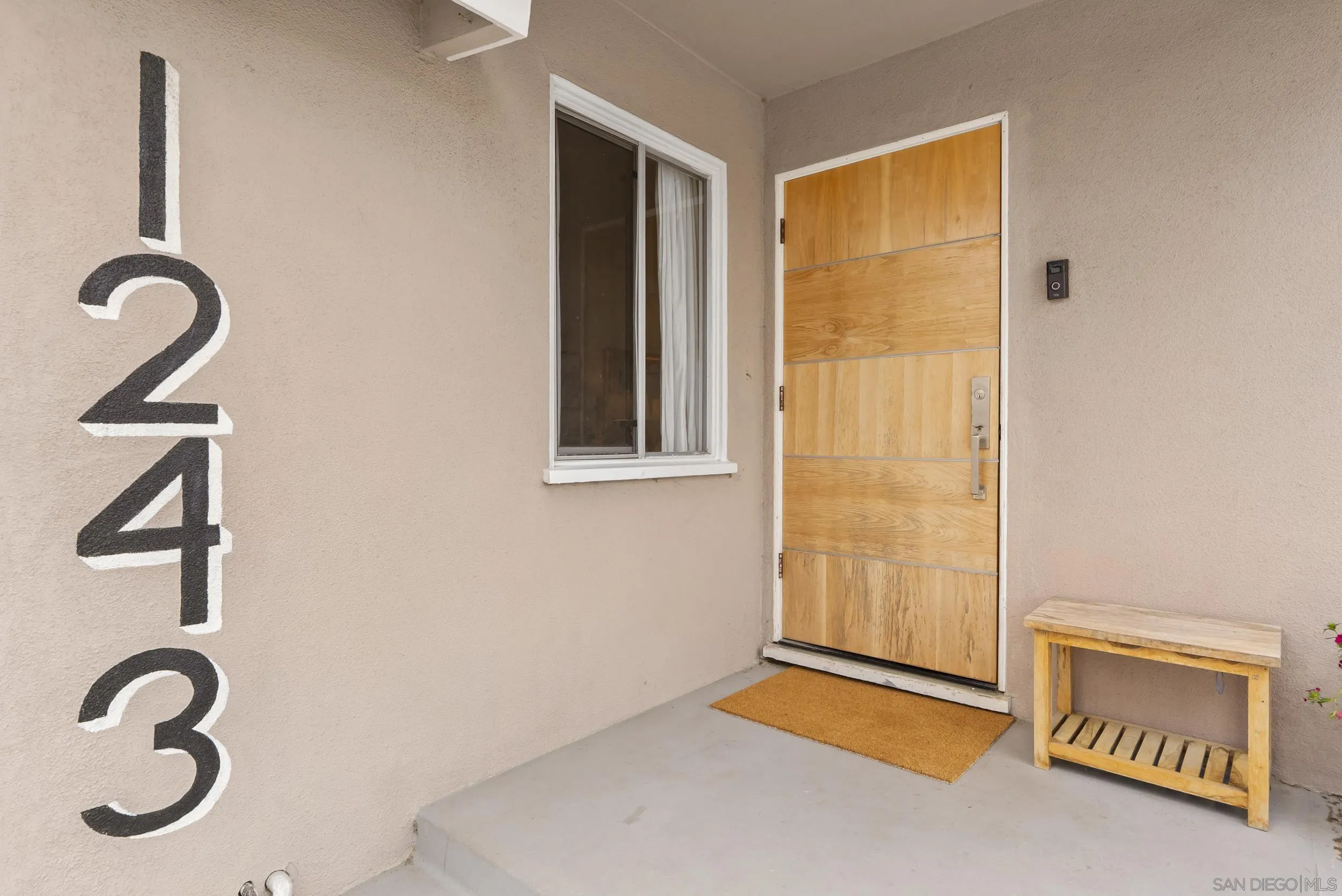 https://cdn.realtyfeed.com/cdn/127/260012884/5833167e8897e16e8869744ef879b0db.webp