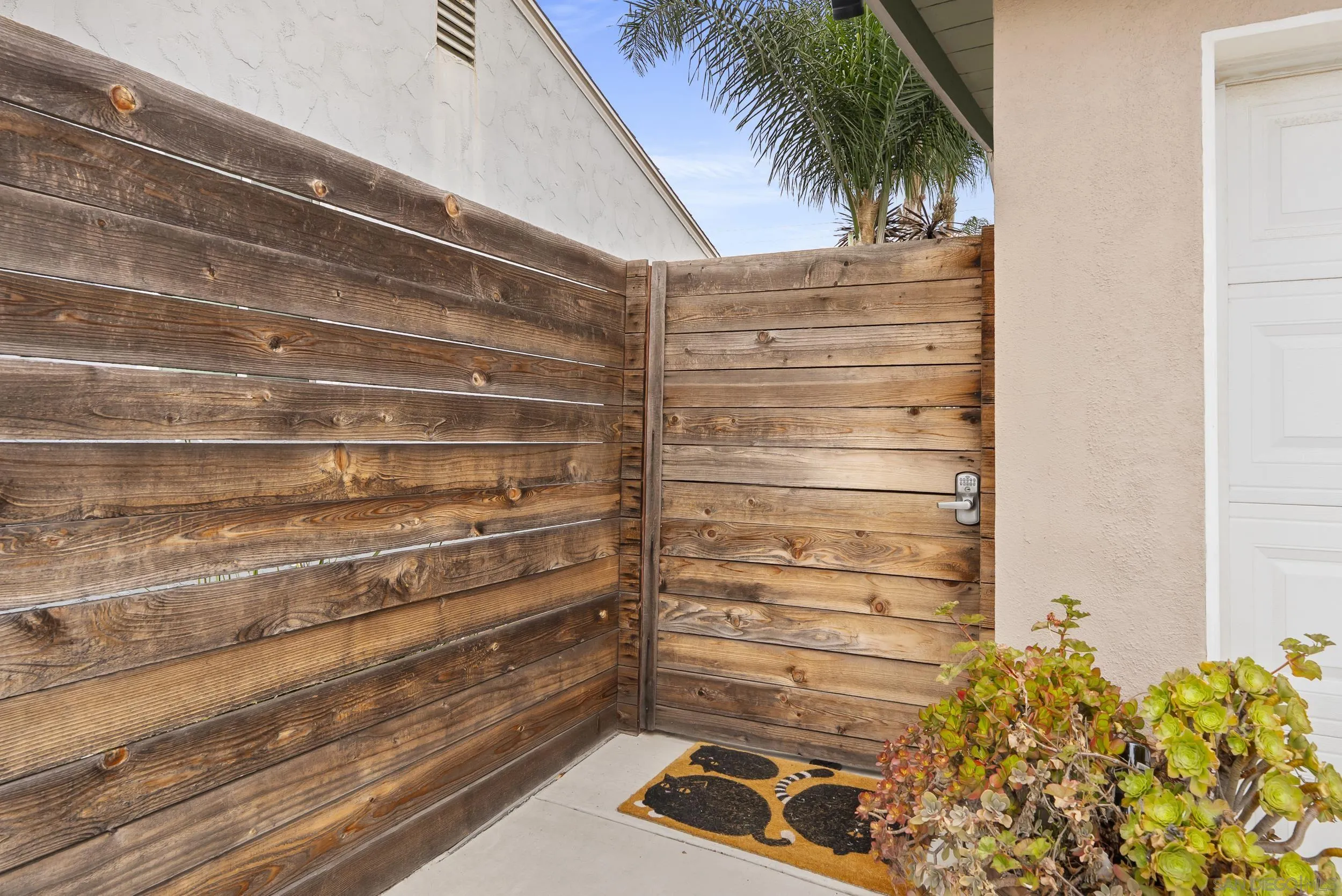 https://cdn.realtyfeed.com/cdn/127/260012884/6daf8e172656e7bf72a766da65be282c.webp